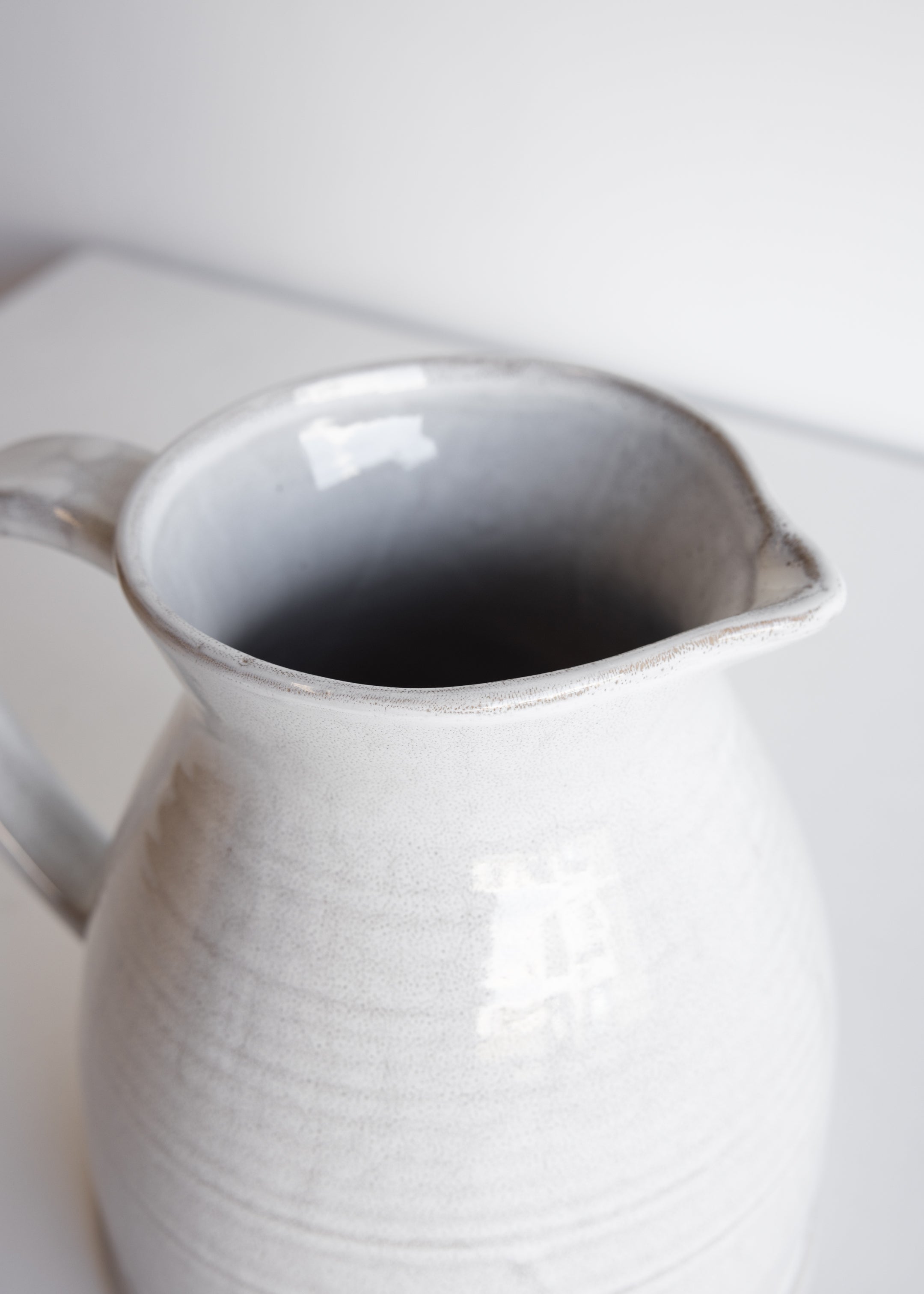 Heirloom Jug Tall / Snow