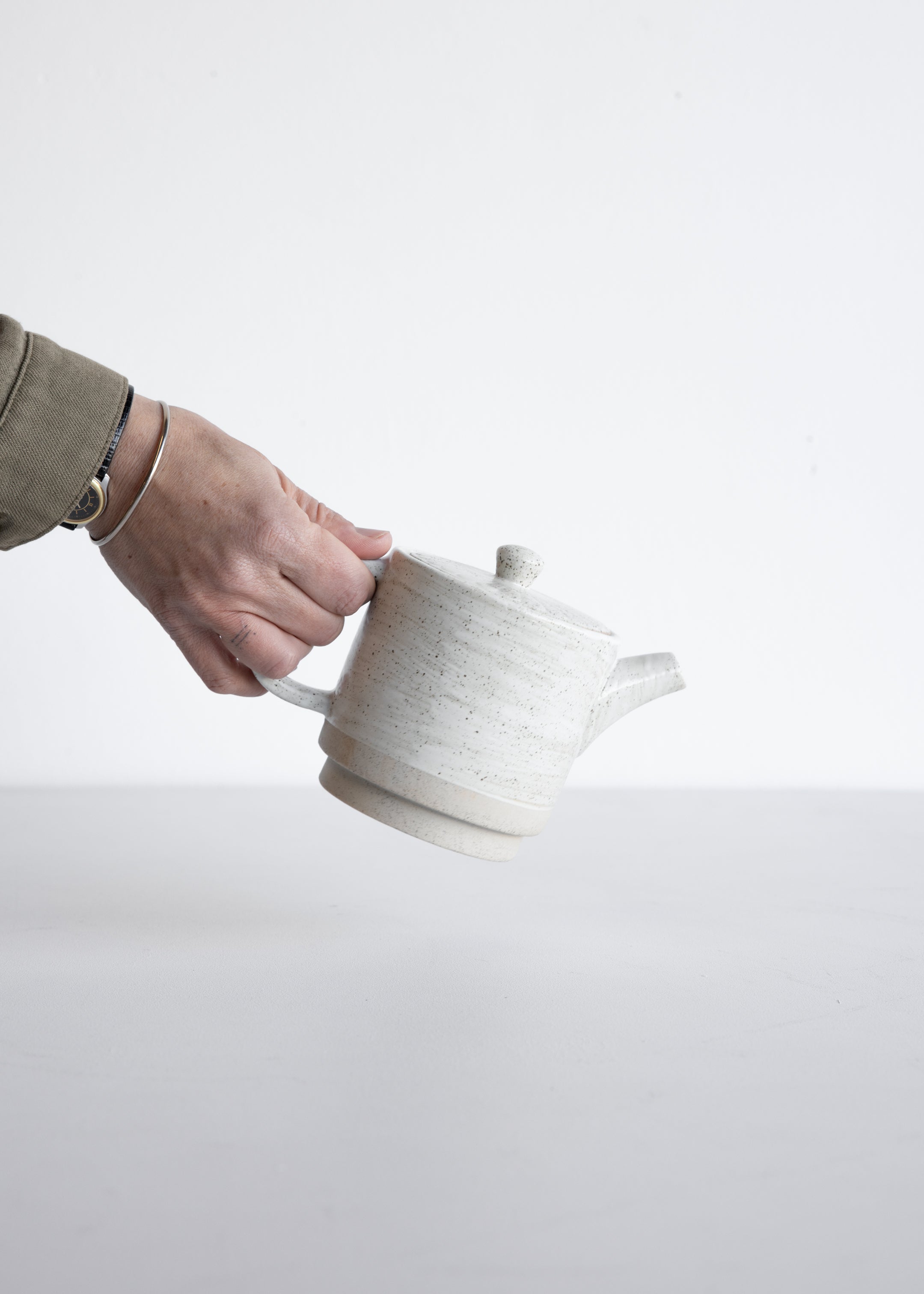 Ceylon Teapot / White