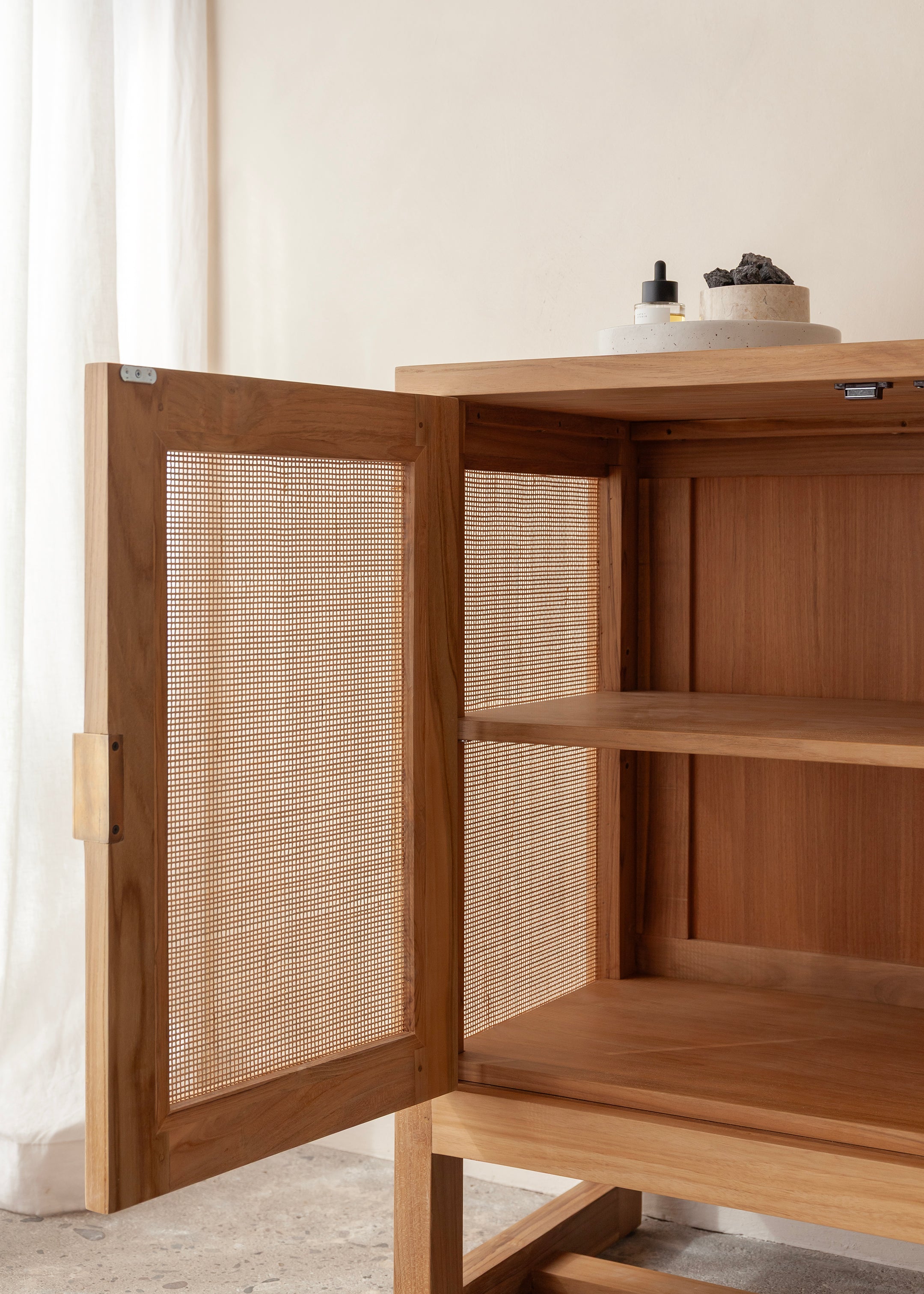 Alba Teak Cabinet / Natural