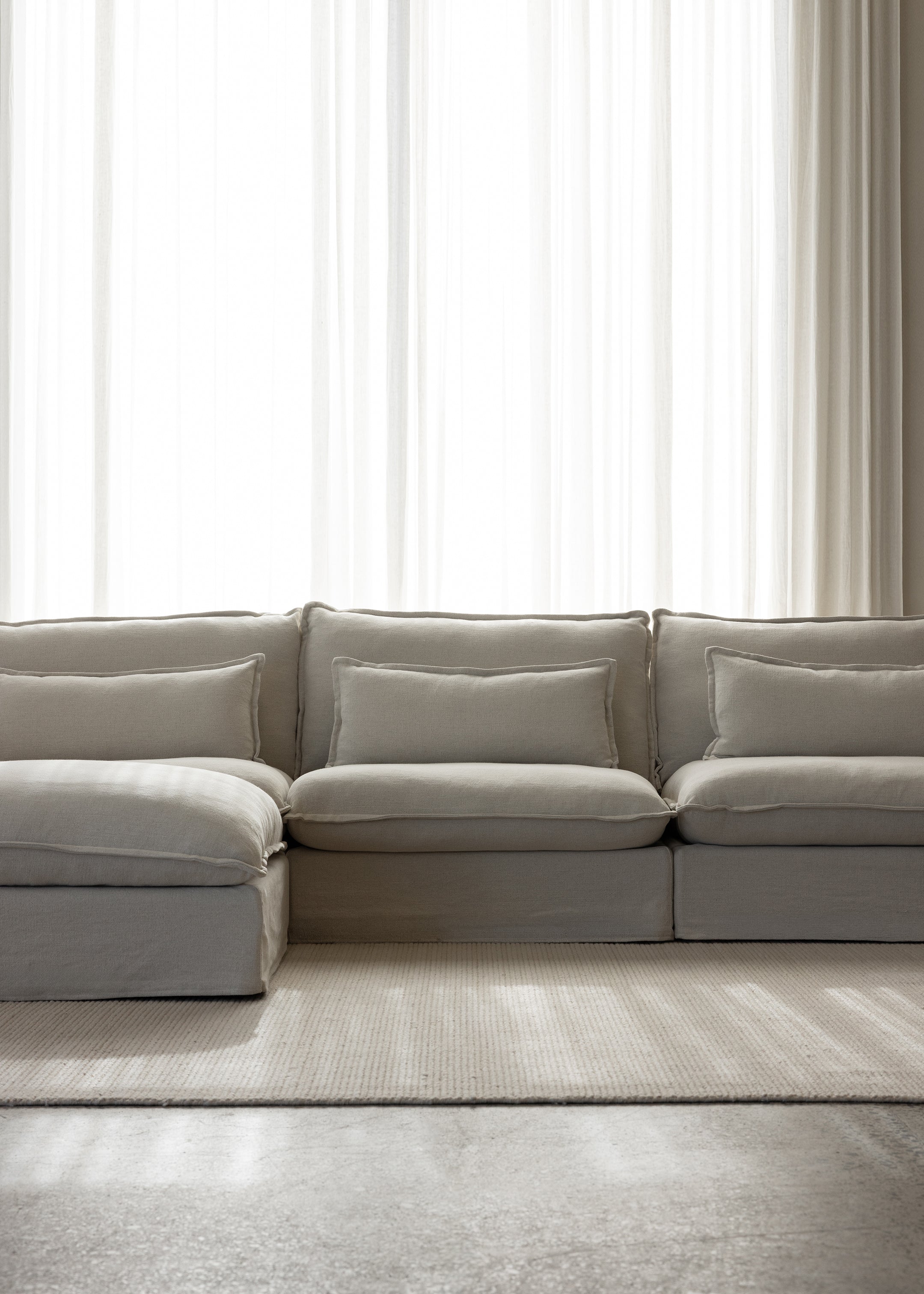 Benny Sectional Sofa / 4-Piece Ottoman