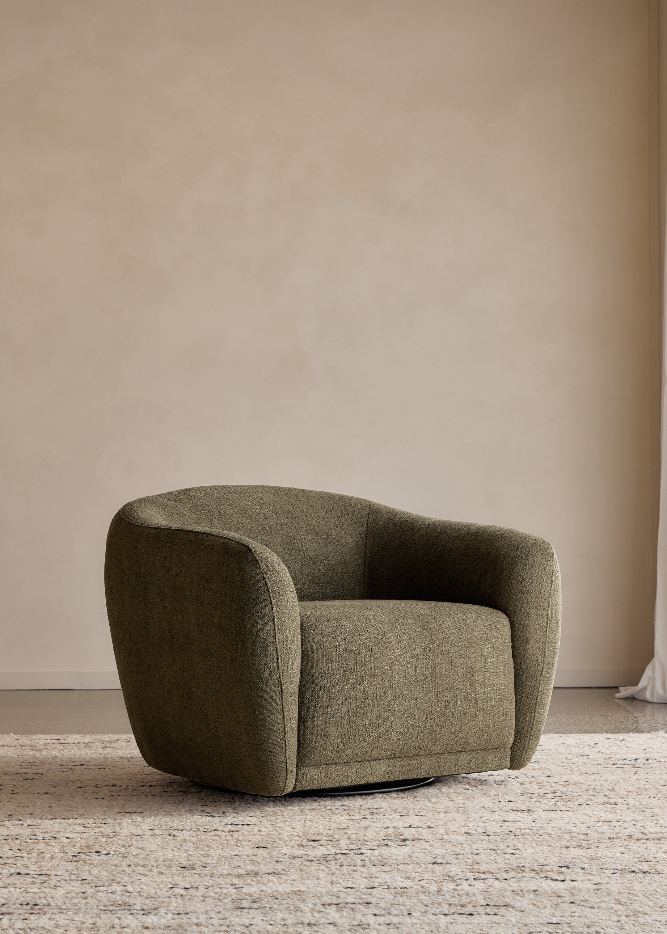 Blake Armchair / Moss