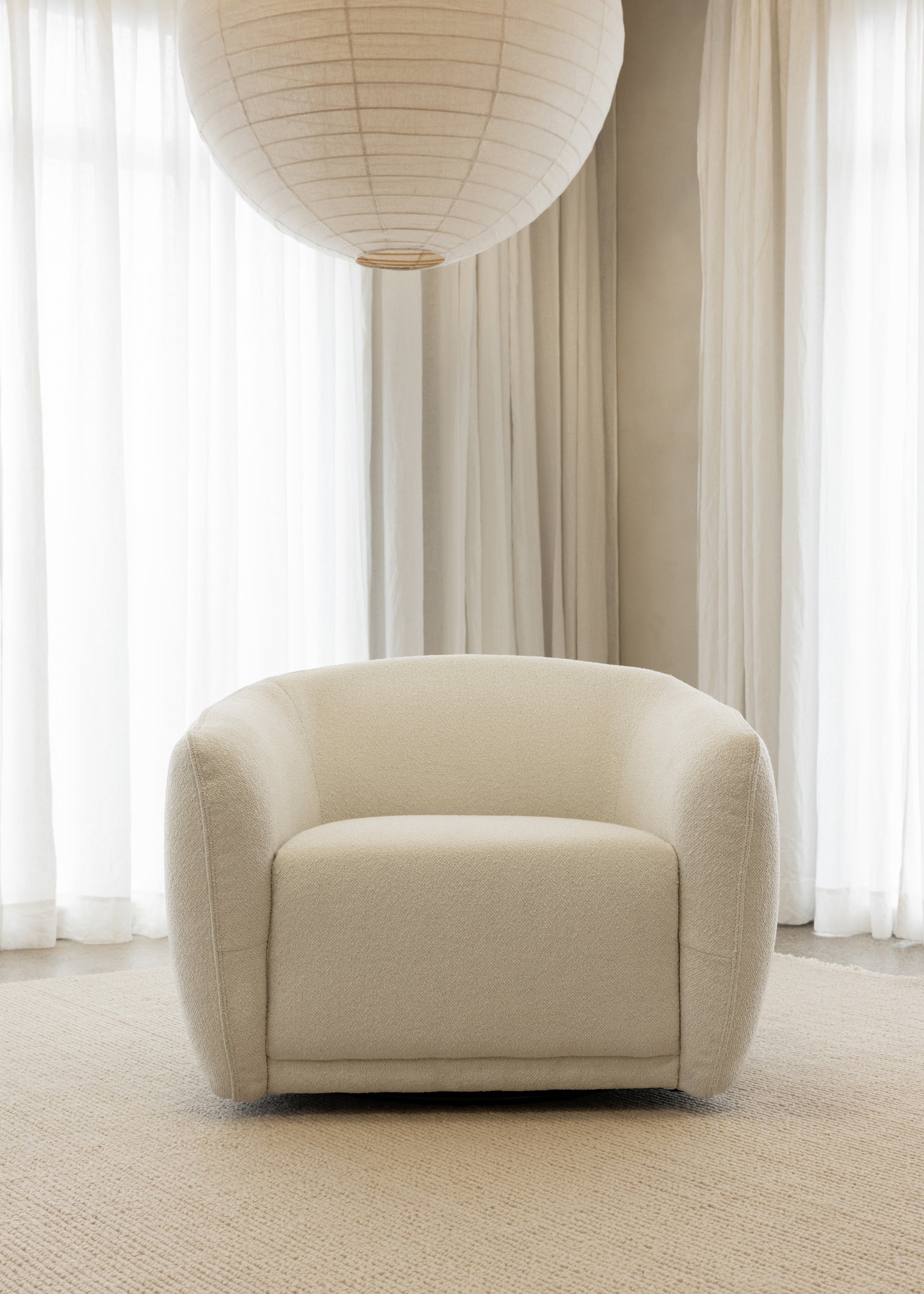 Blake Swivel Armchair / Ivory
