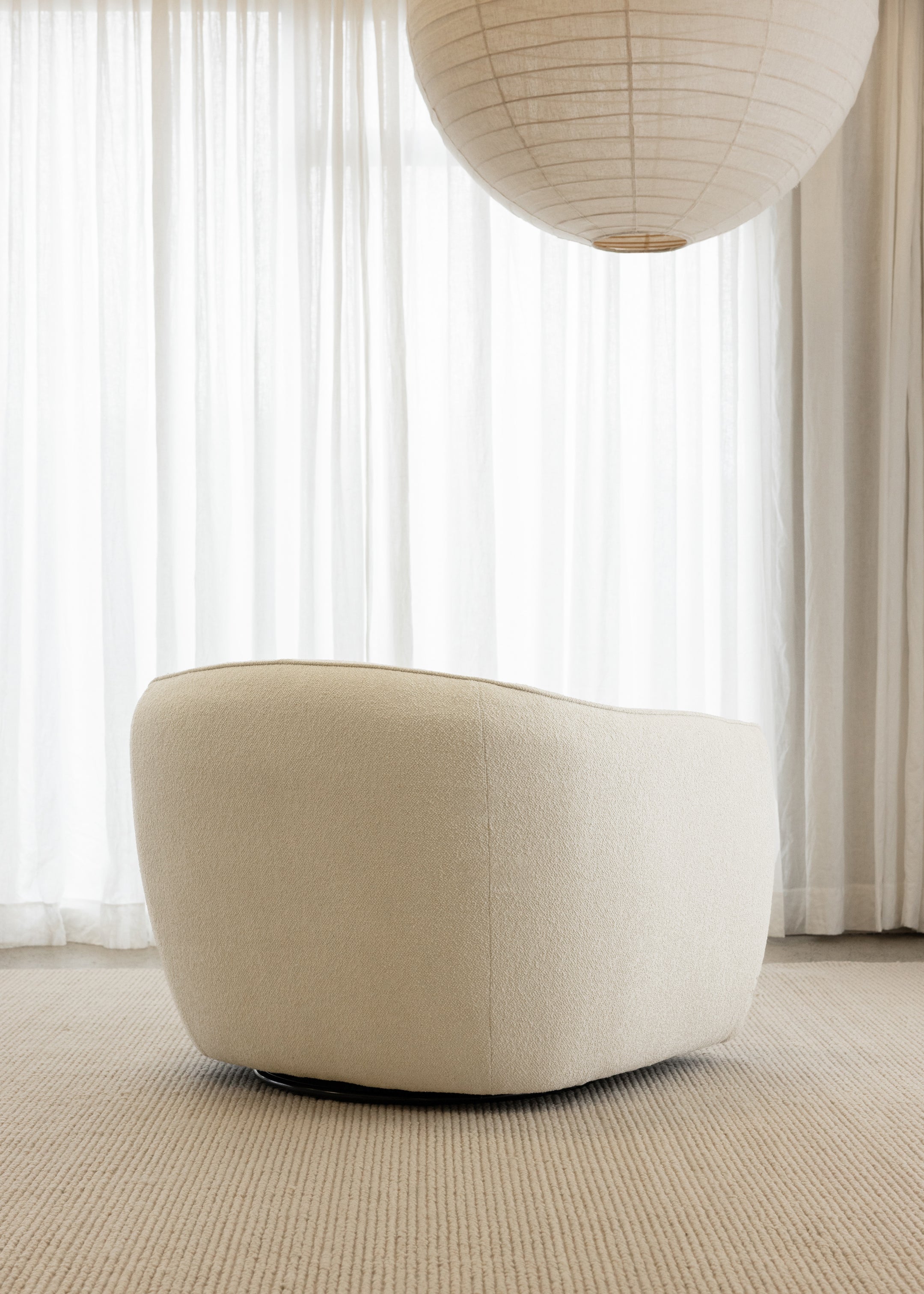 Blake Swivel Armchair / Ivory