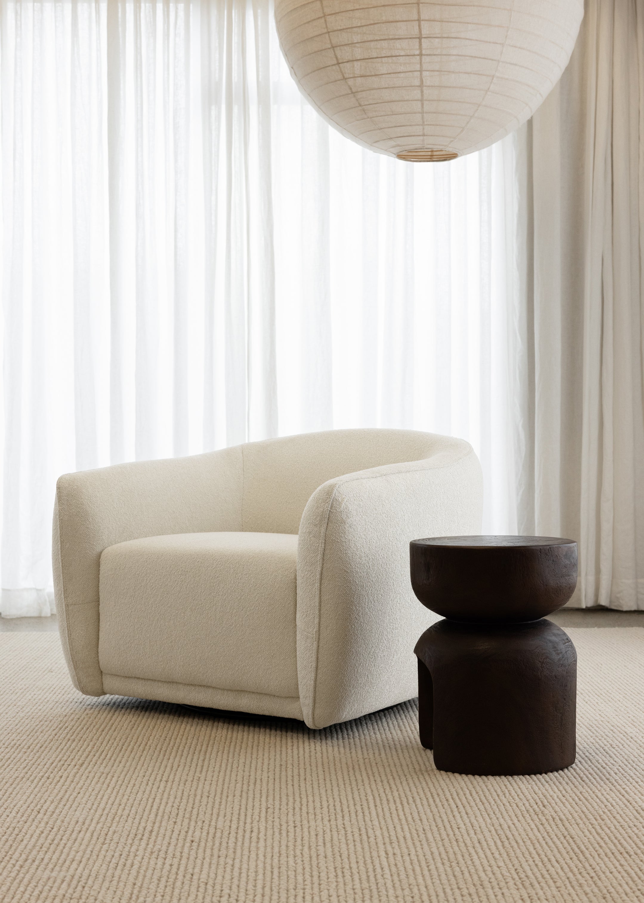 Blake Swivel Armchair / Ivory