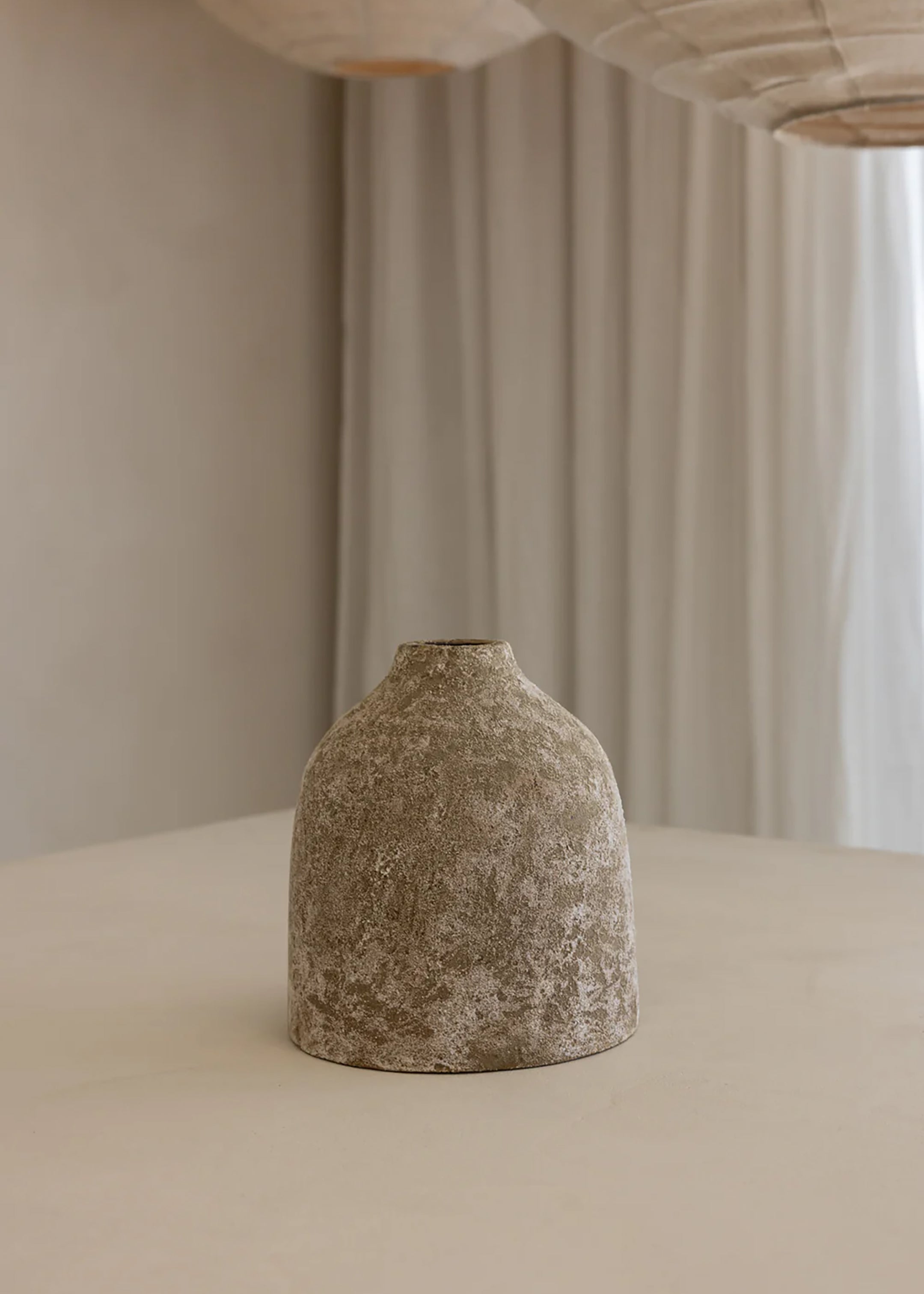Earthenware Slim Vessel / Aged Natural