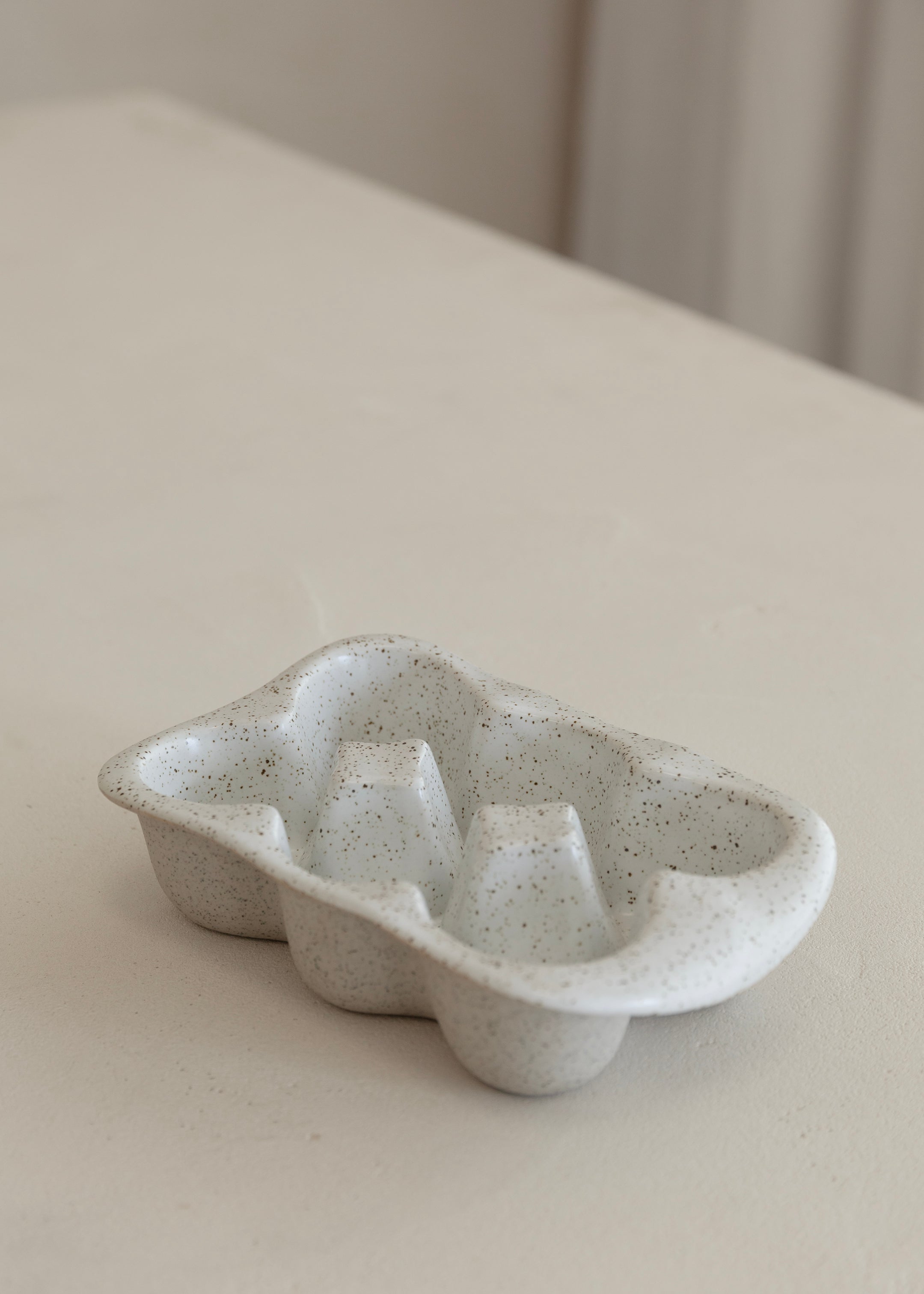 Garden To Table Egg Crate 6 Cup / White