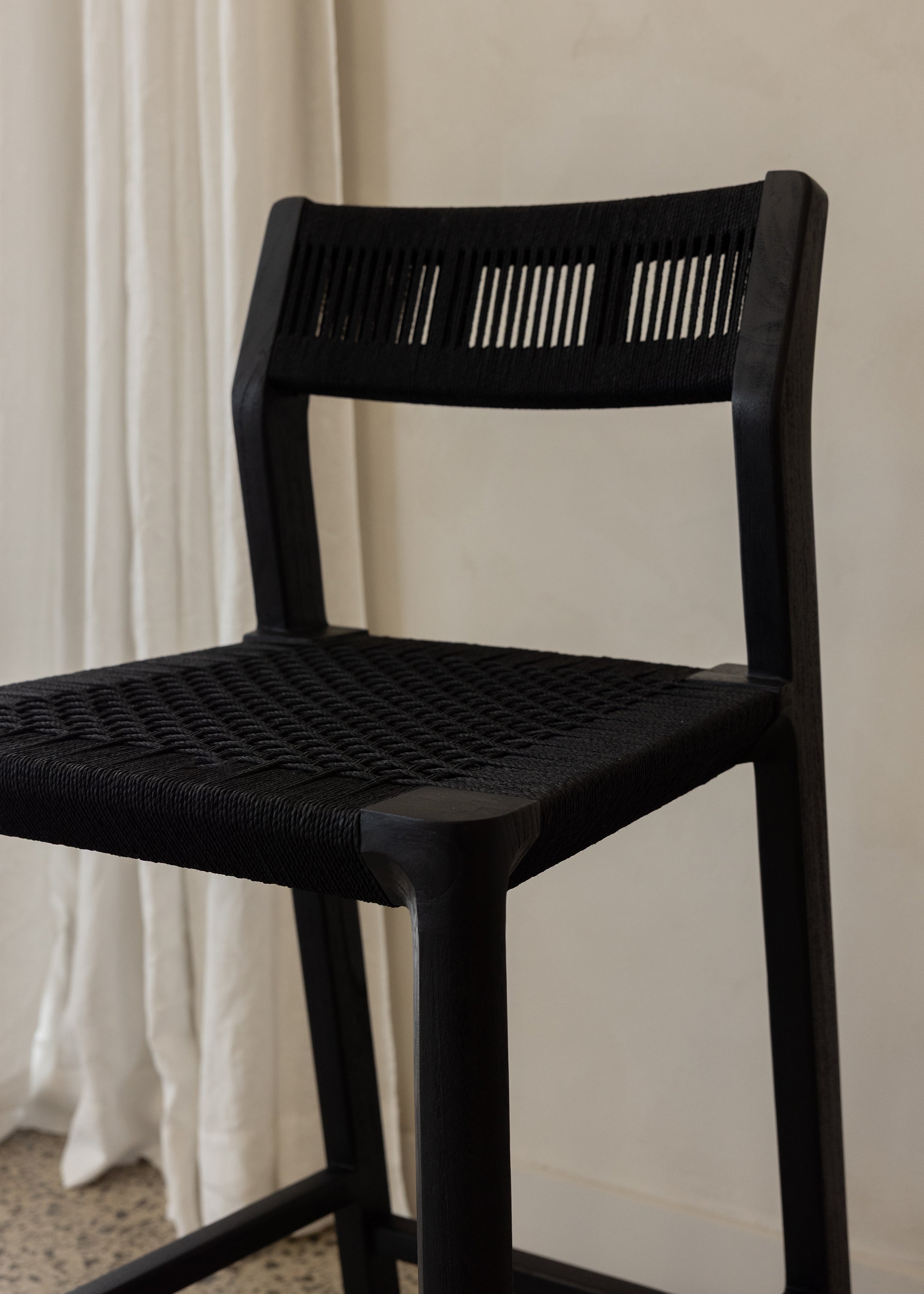 Glide Luxe Stool / Black Loom