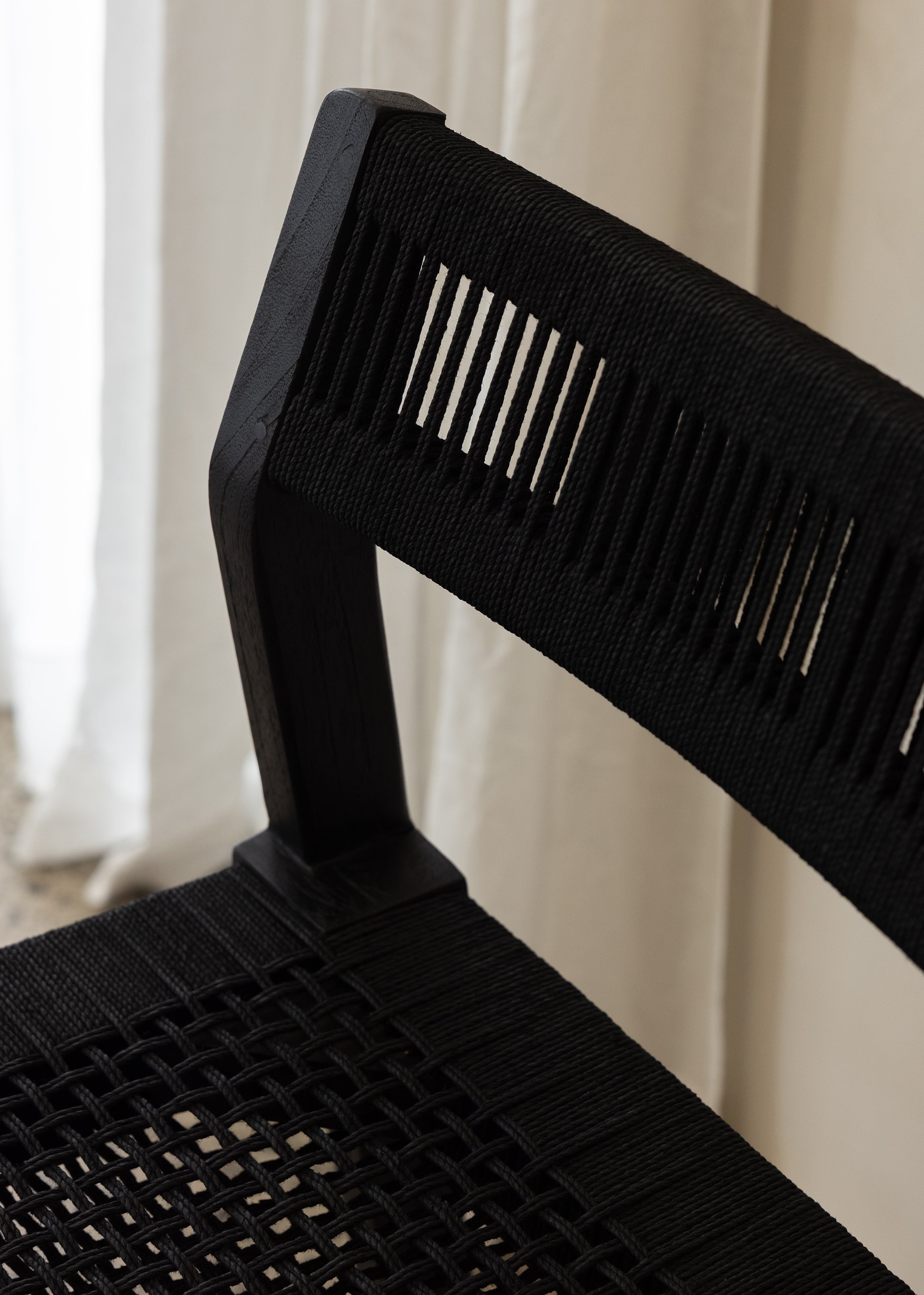 Glide Luxe Stool / Black Loom