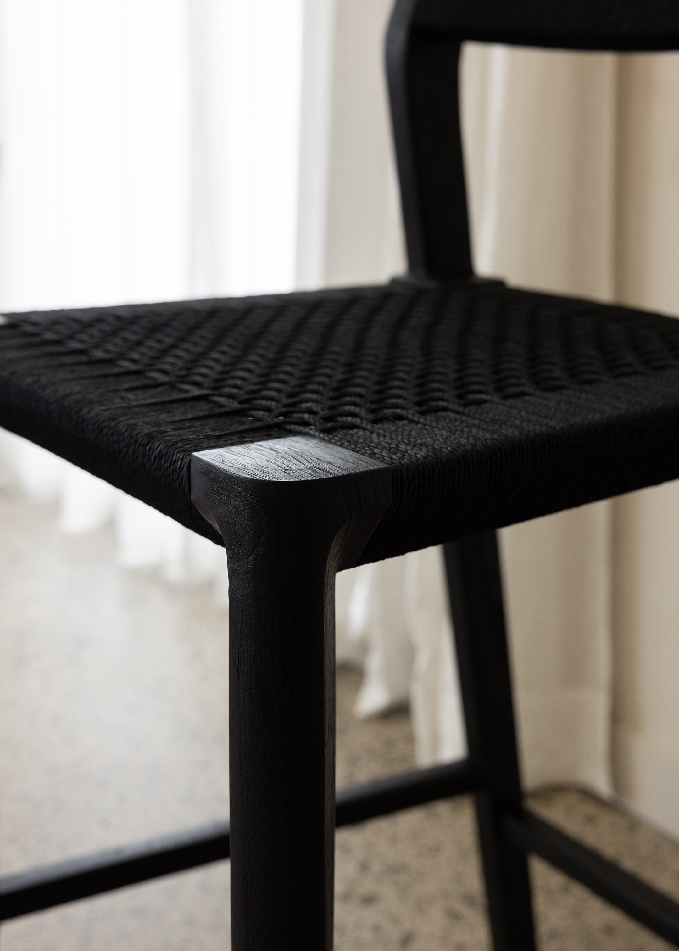 Glide Luxe Stool / Black Loom