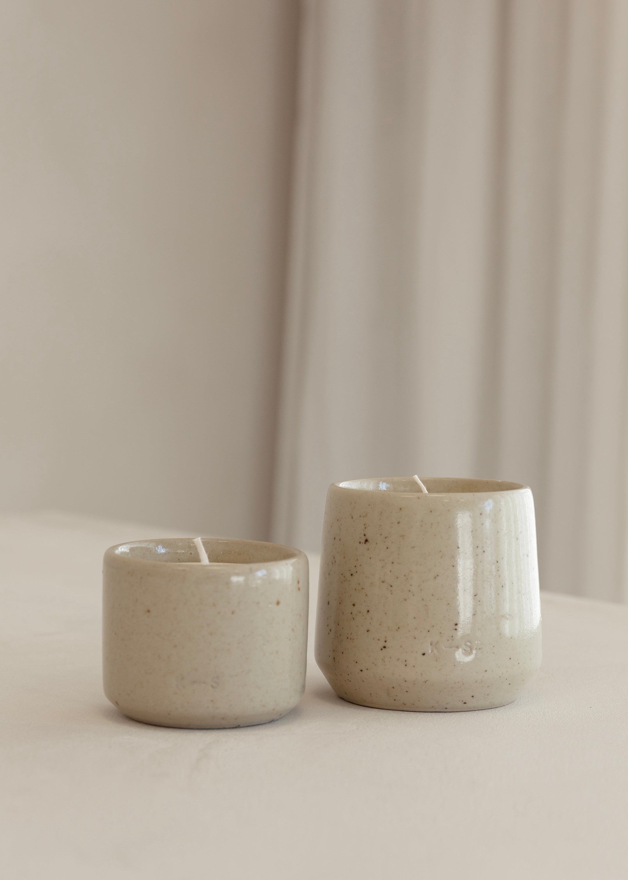 Hand-Poured Natural Wax Scented Candle / Oud / Speckled Cream