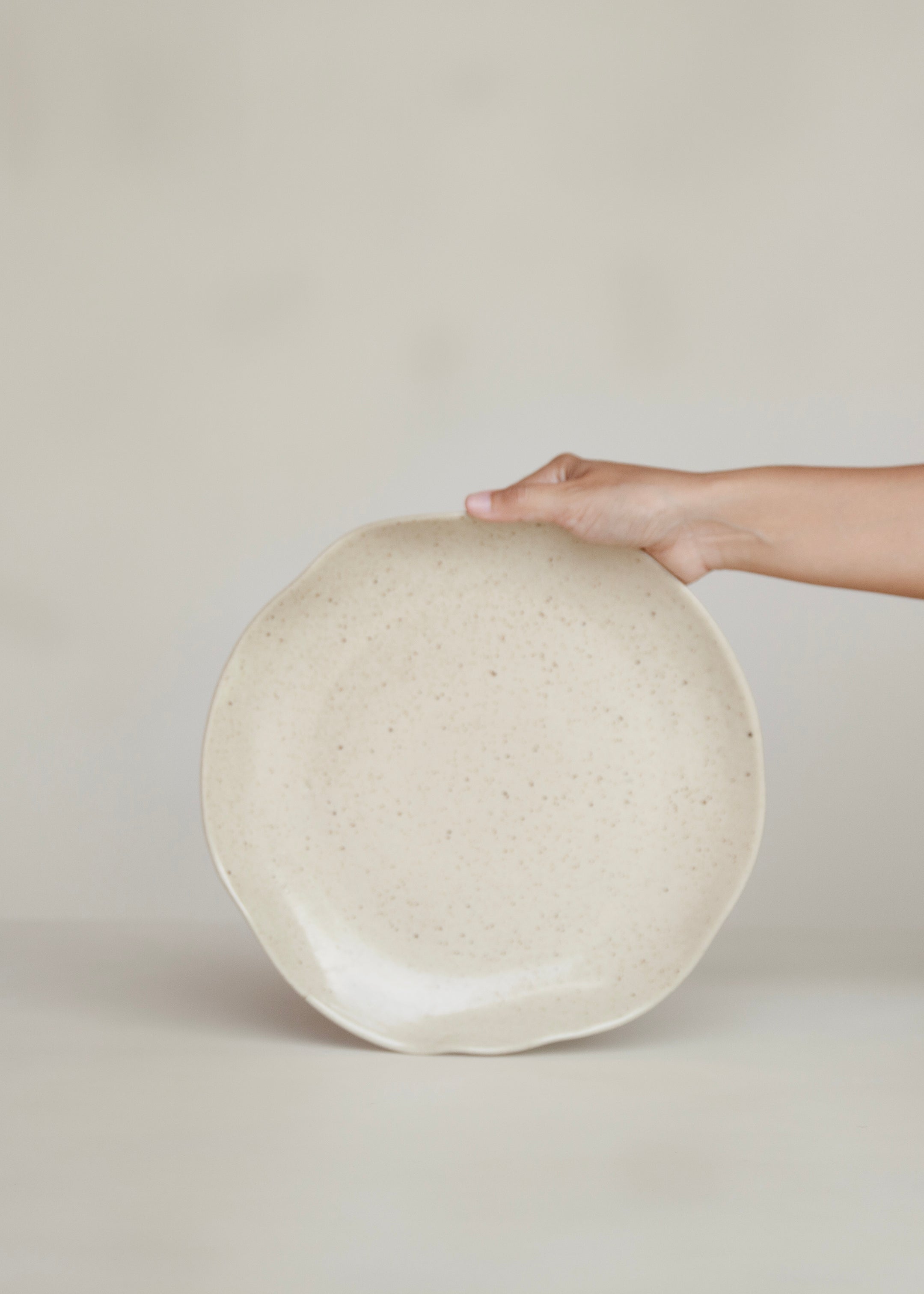 Biyung Plate 30cm / Speckled Cream