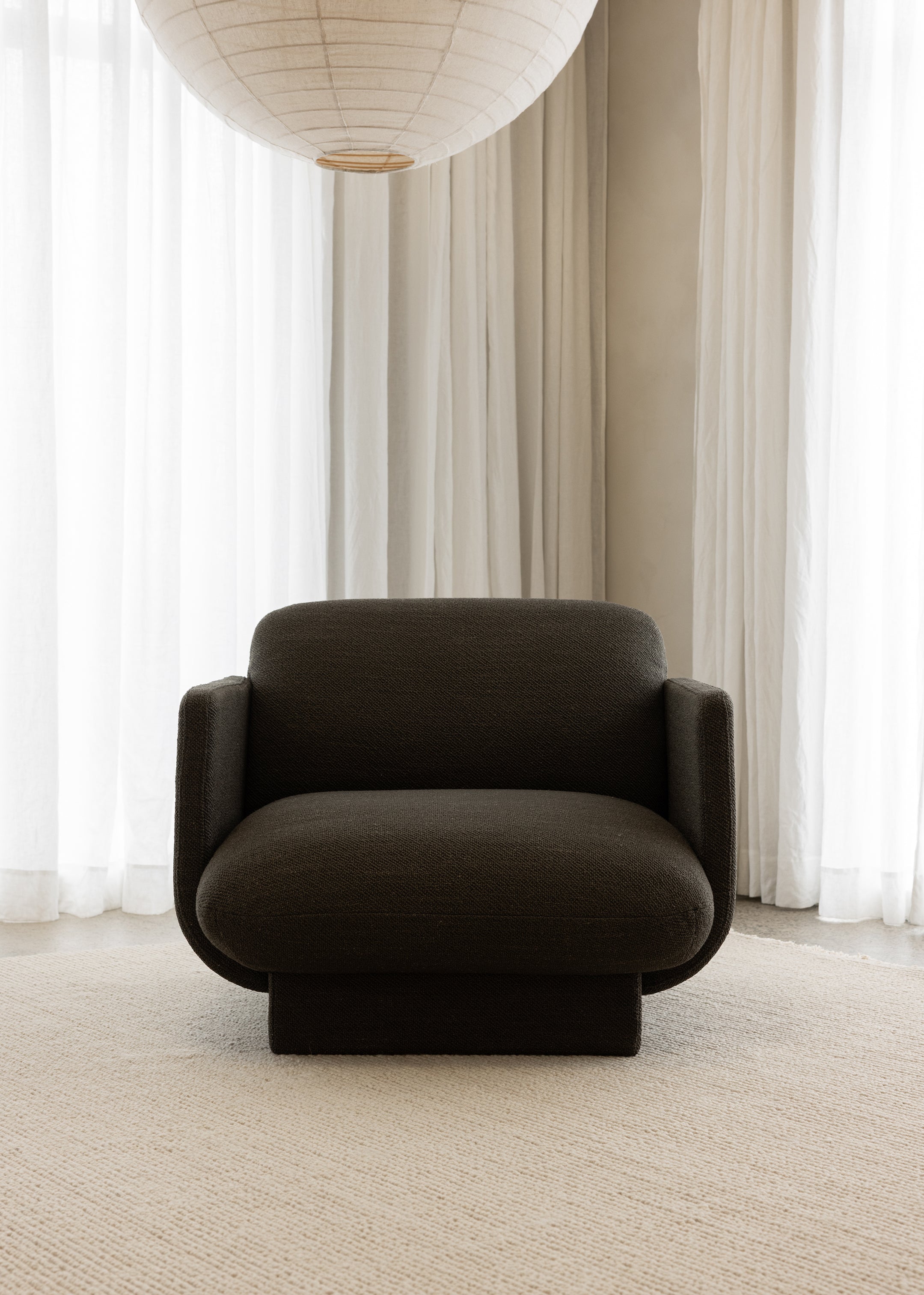Ivy Armchair / Dark Olive