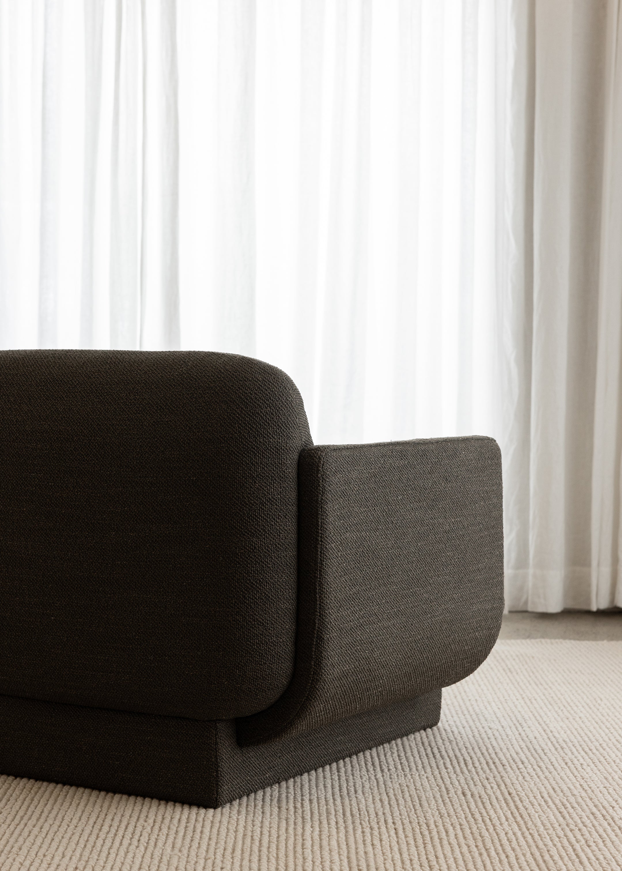 Ivy Armchair / Dark Olive