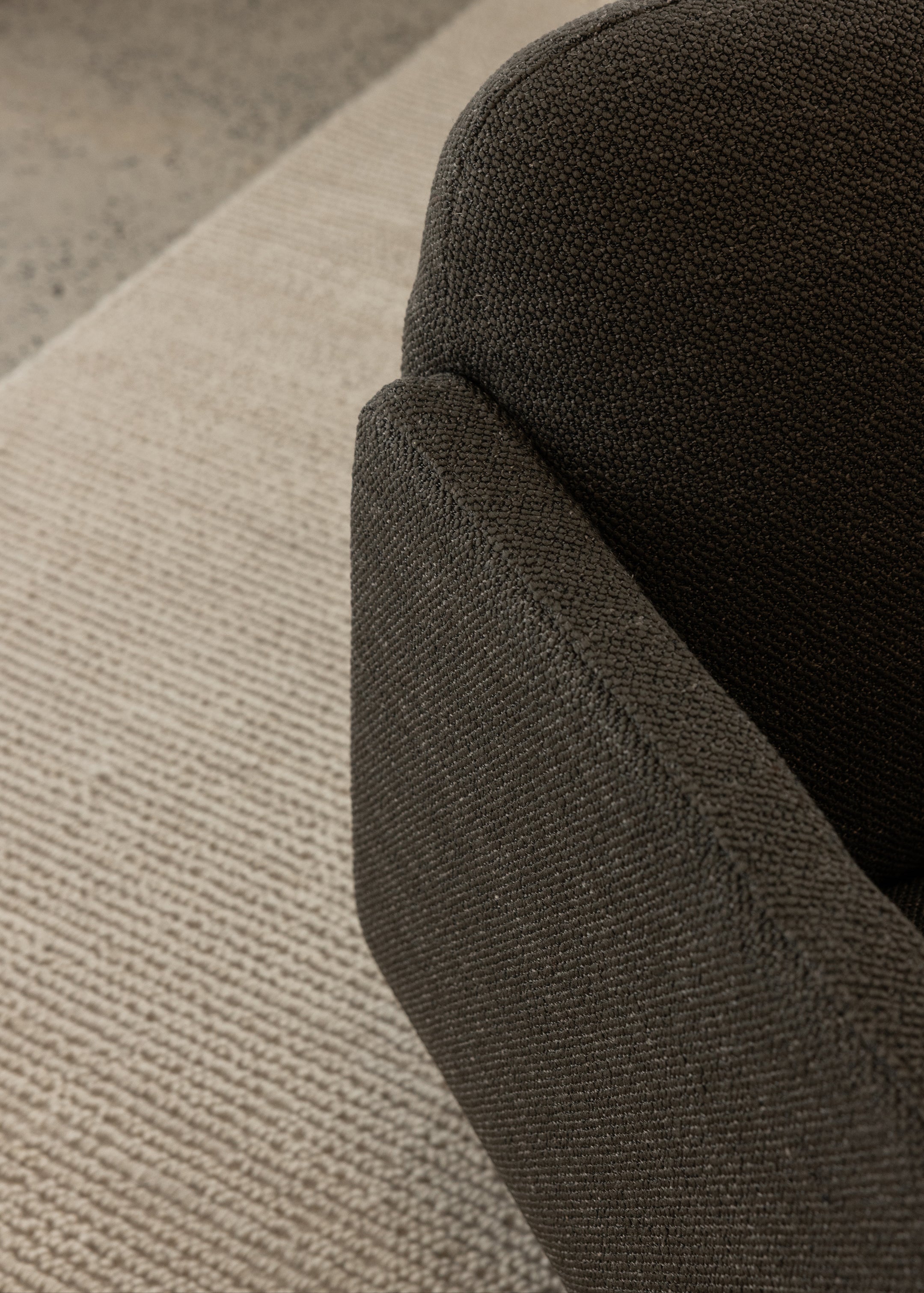 Ivy Armchair / Dark Olive