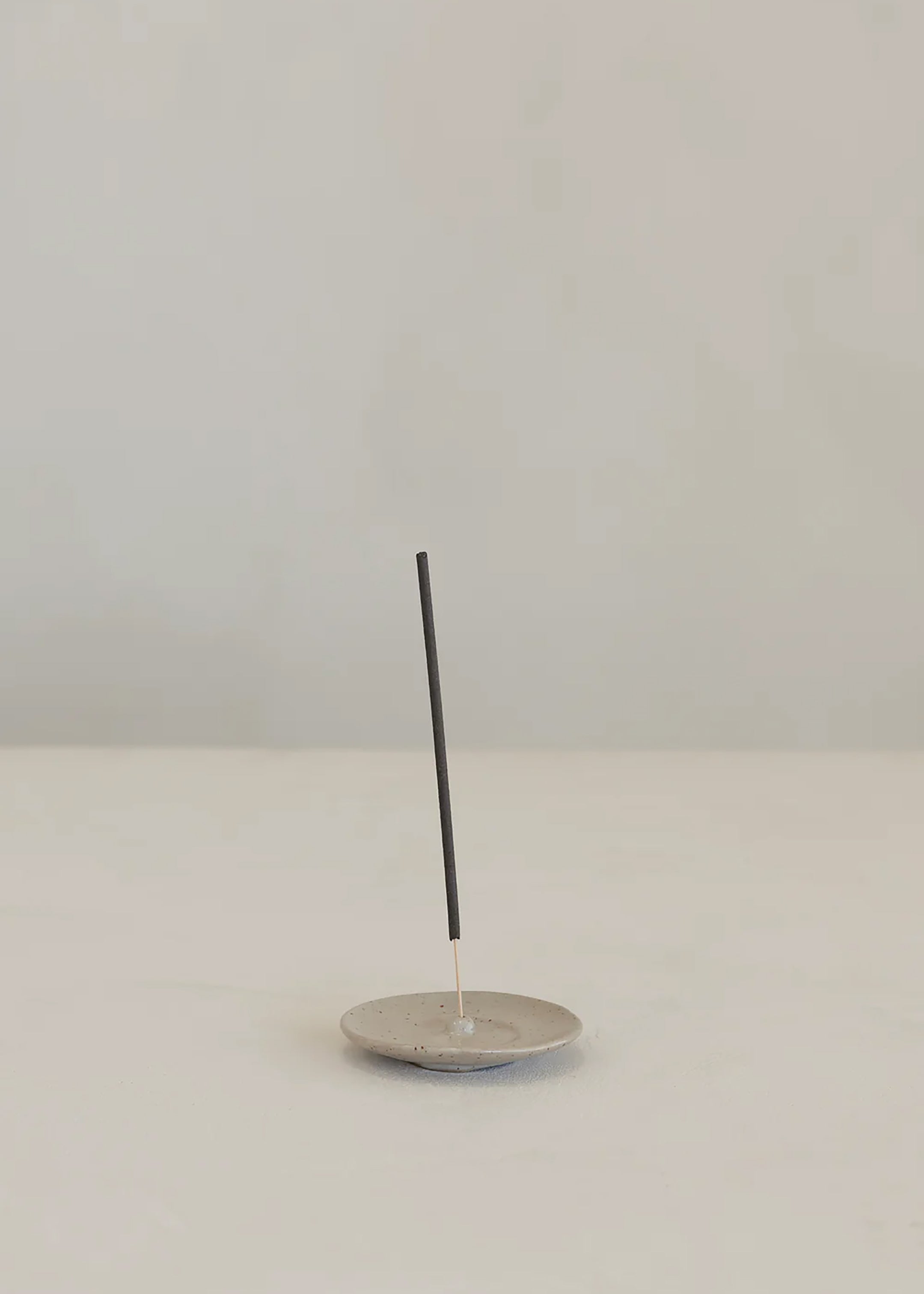 Kawi Incense Holder / Speckled Cream