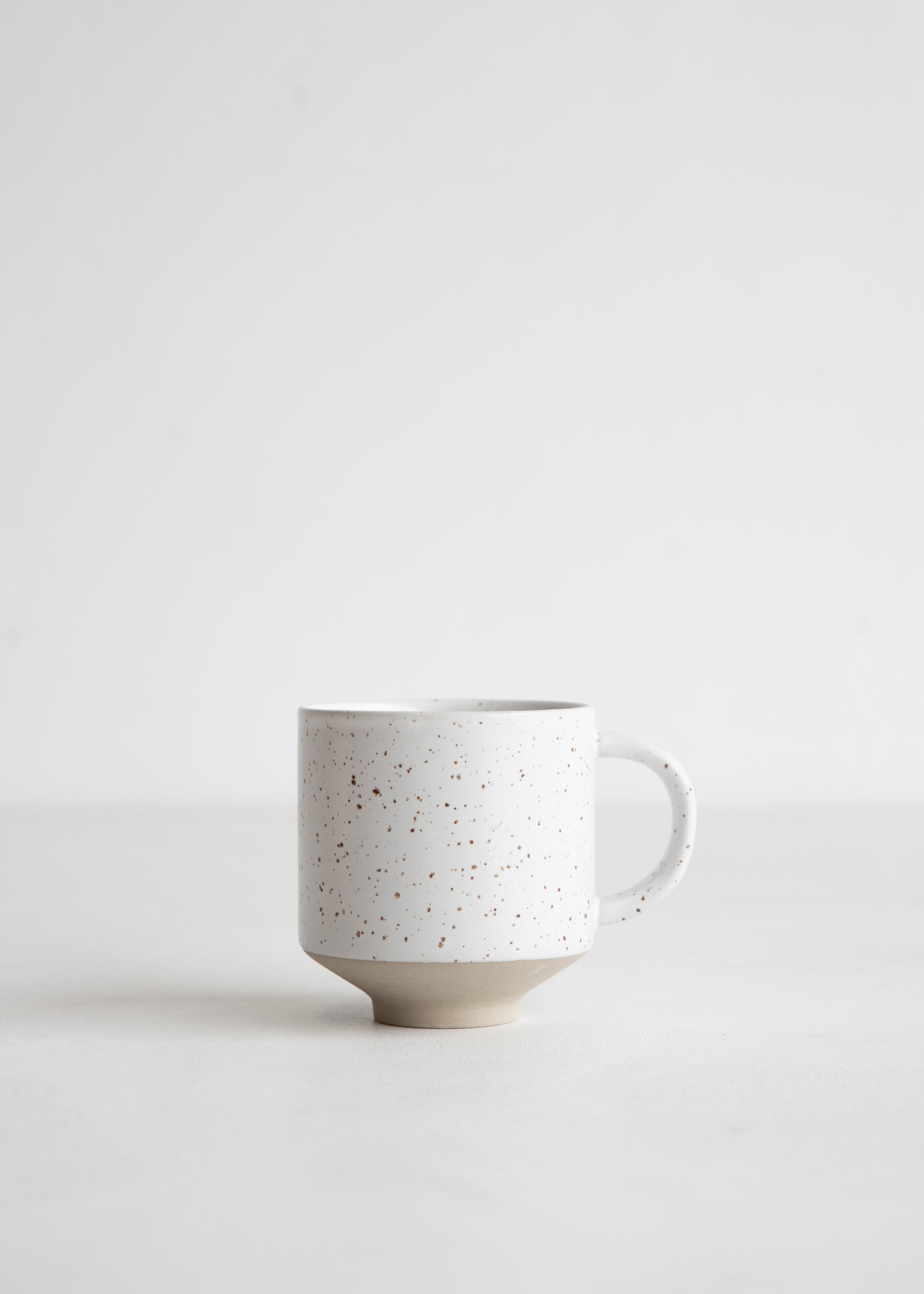 Hagi Cup / White Light Brown