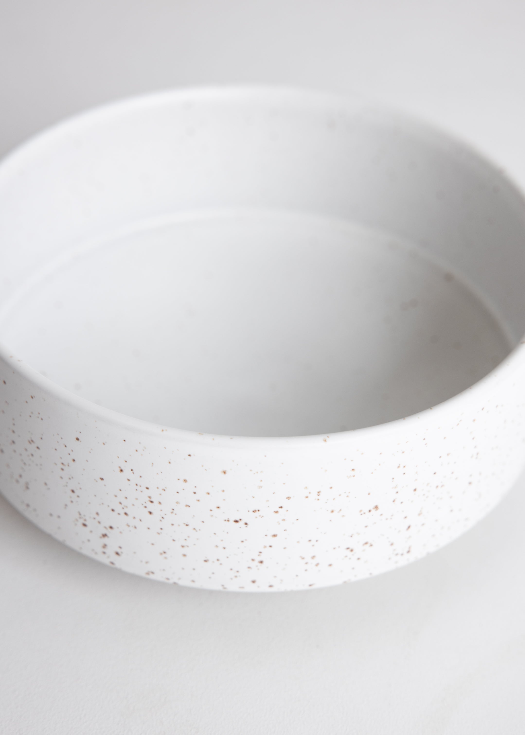 Hagi Bowl Large / White Light Brown