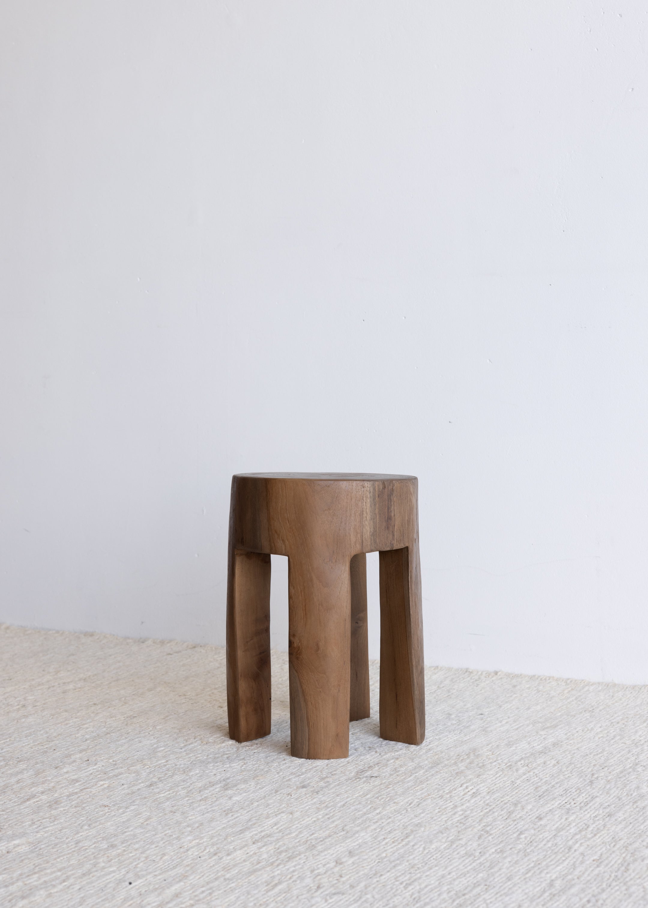 Tavi Stool