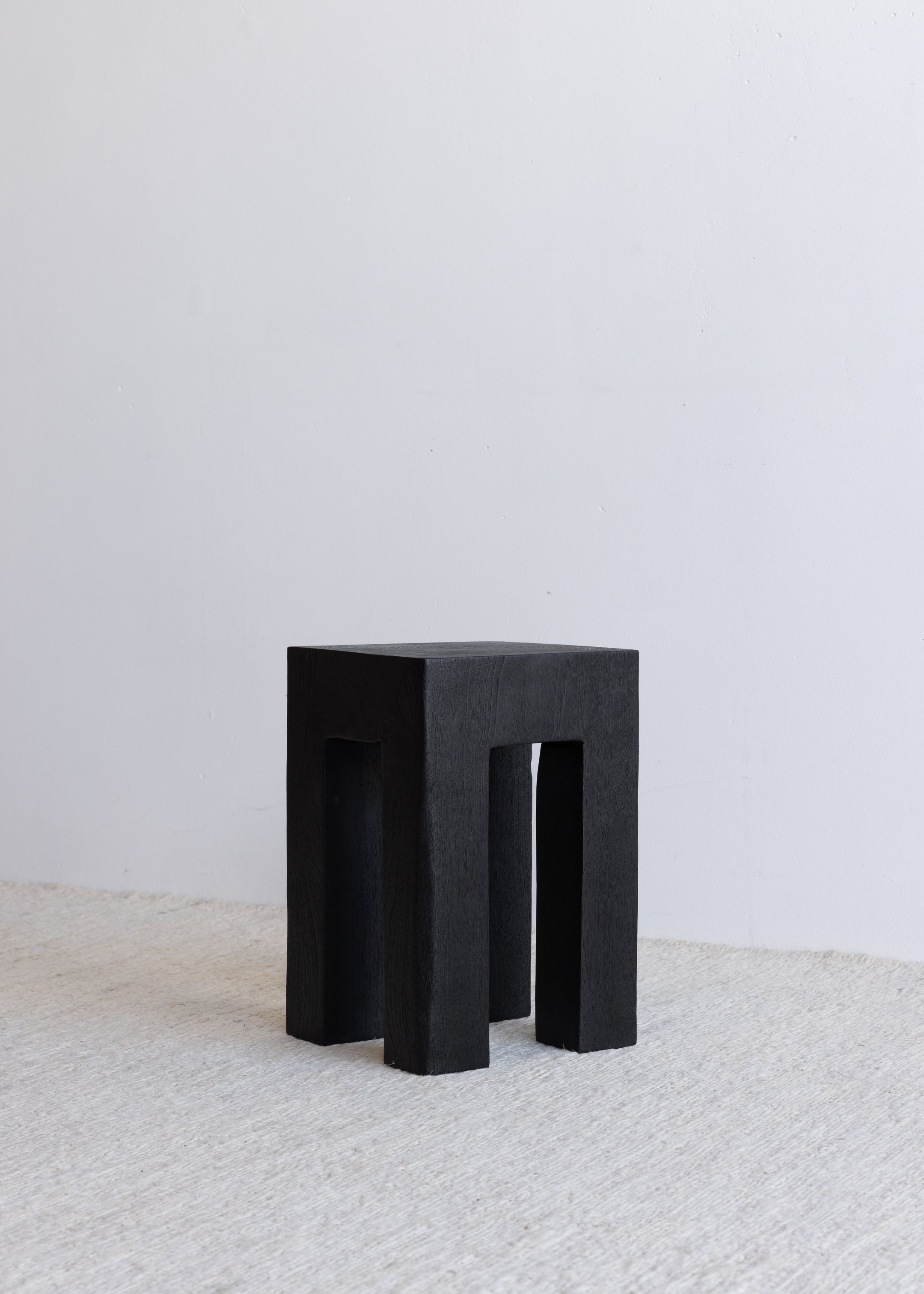 Koa Stool / Black