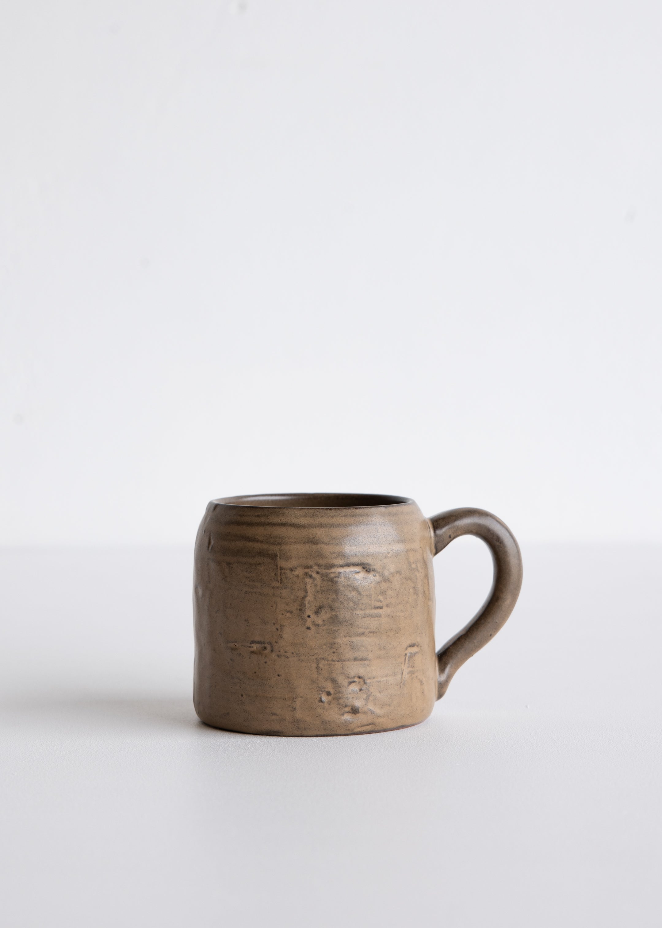 Stoneware Mug / Dark Powder