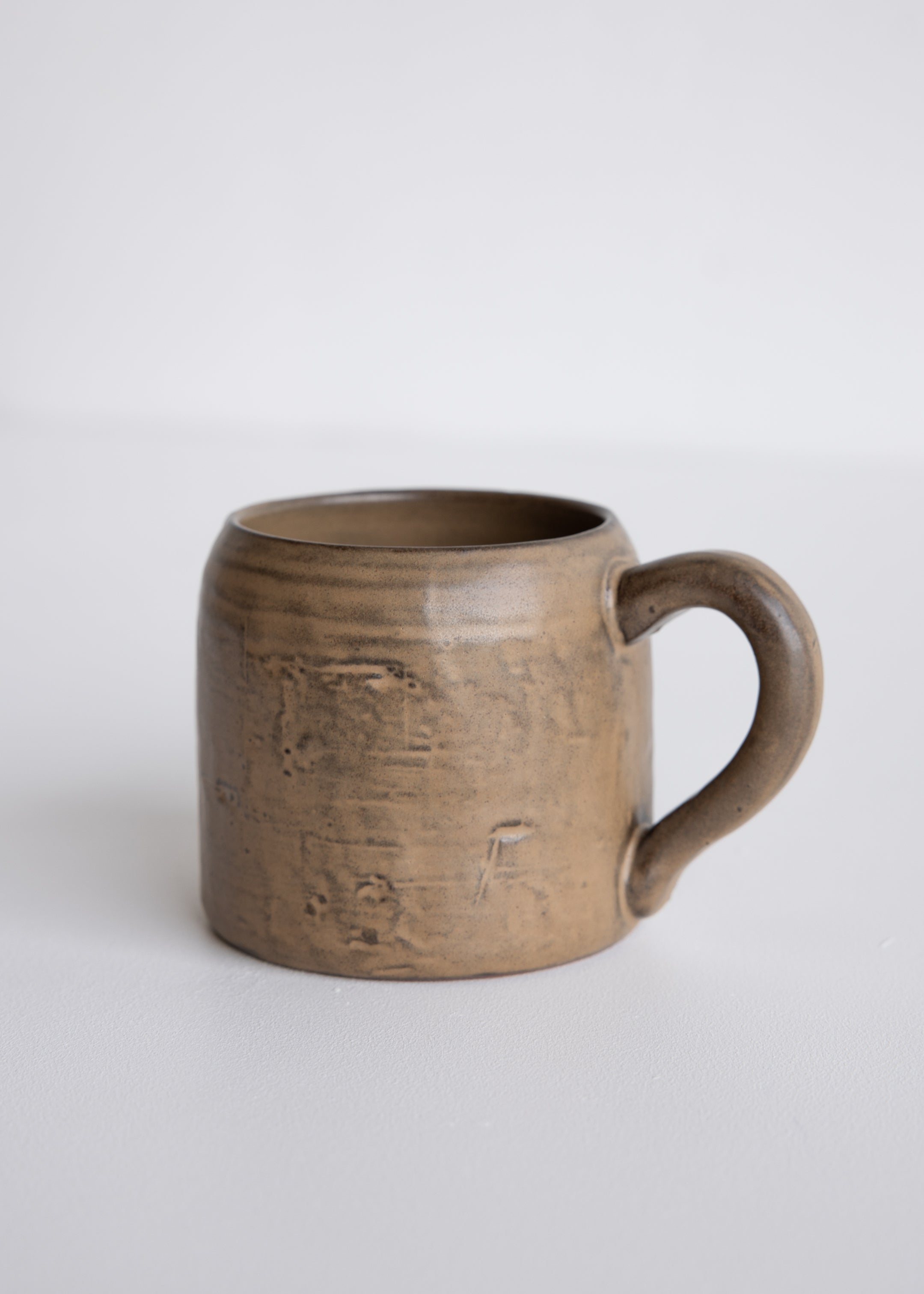 Stoneware Mug / Dark Powder