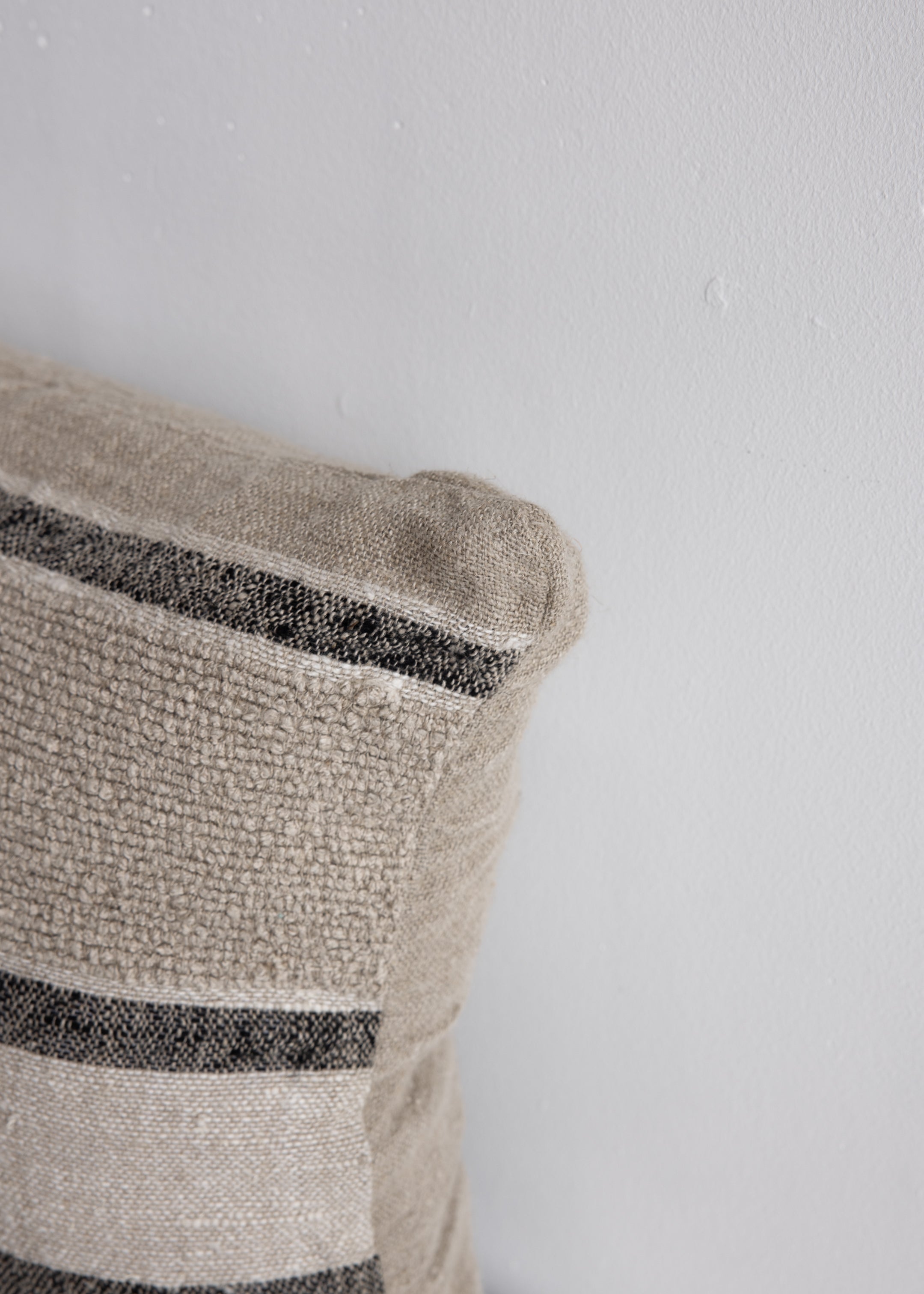 Cavalier Linen Cushion Cover / 50 x 50