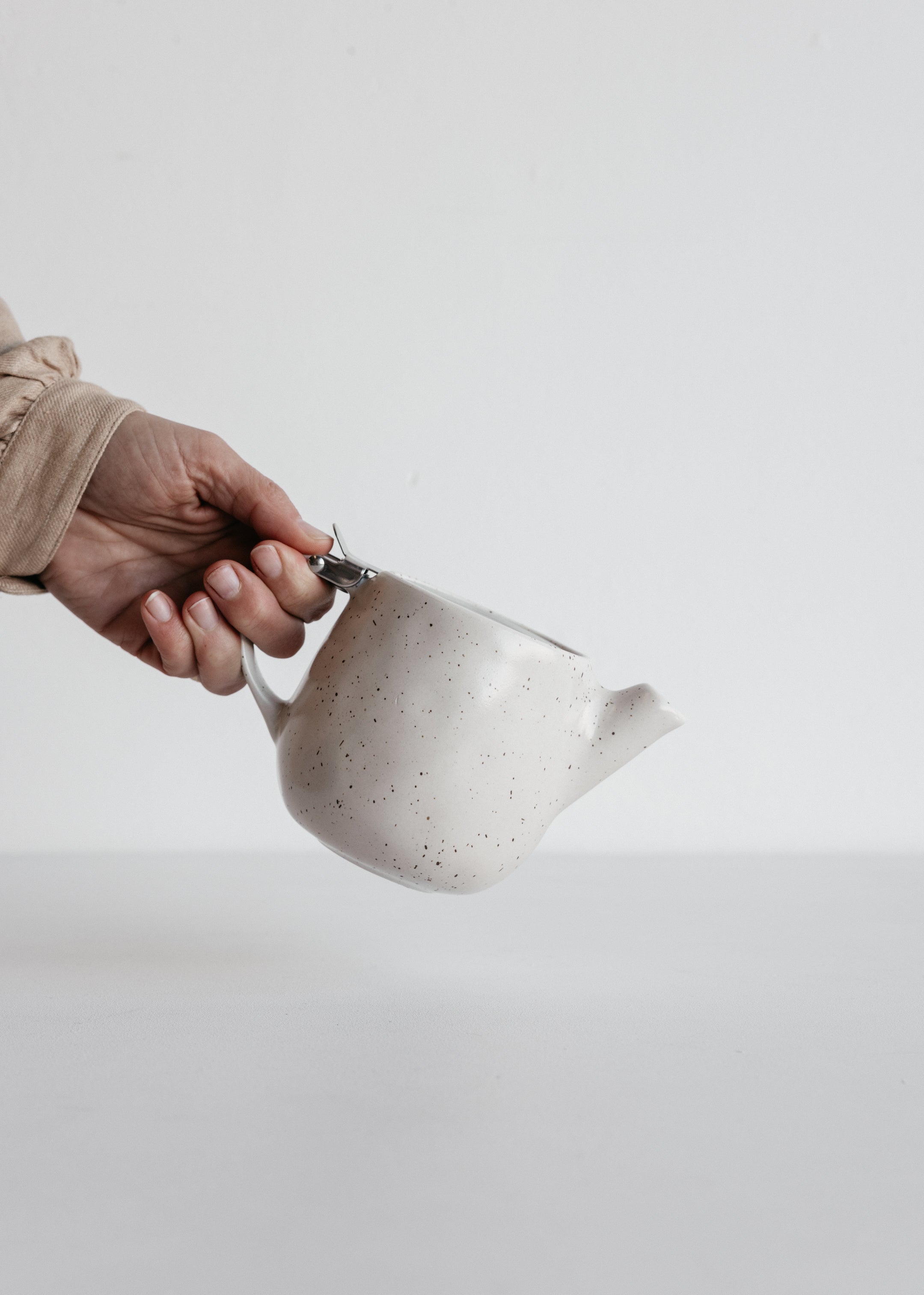 Earth Teapot / Natural