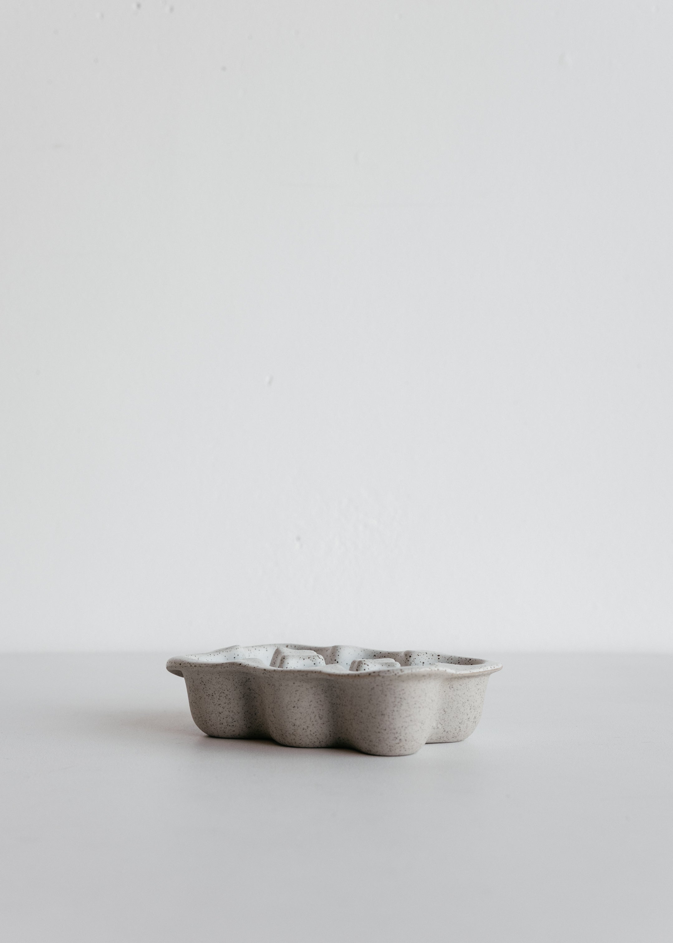 Garden To Table Egg Crate 6 Cup / White