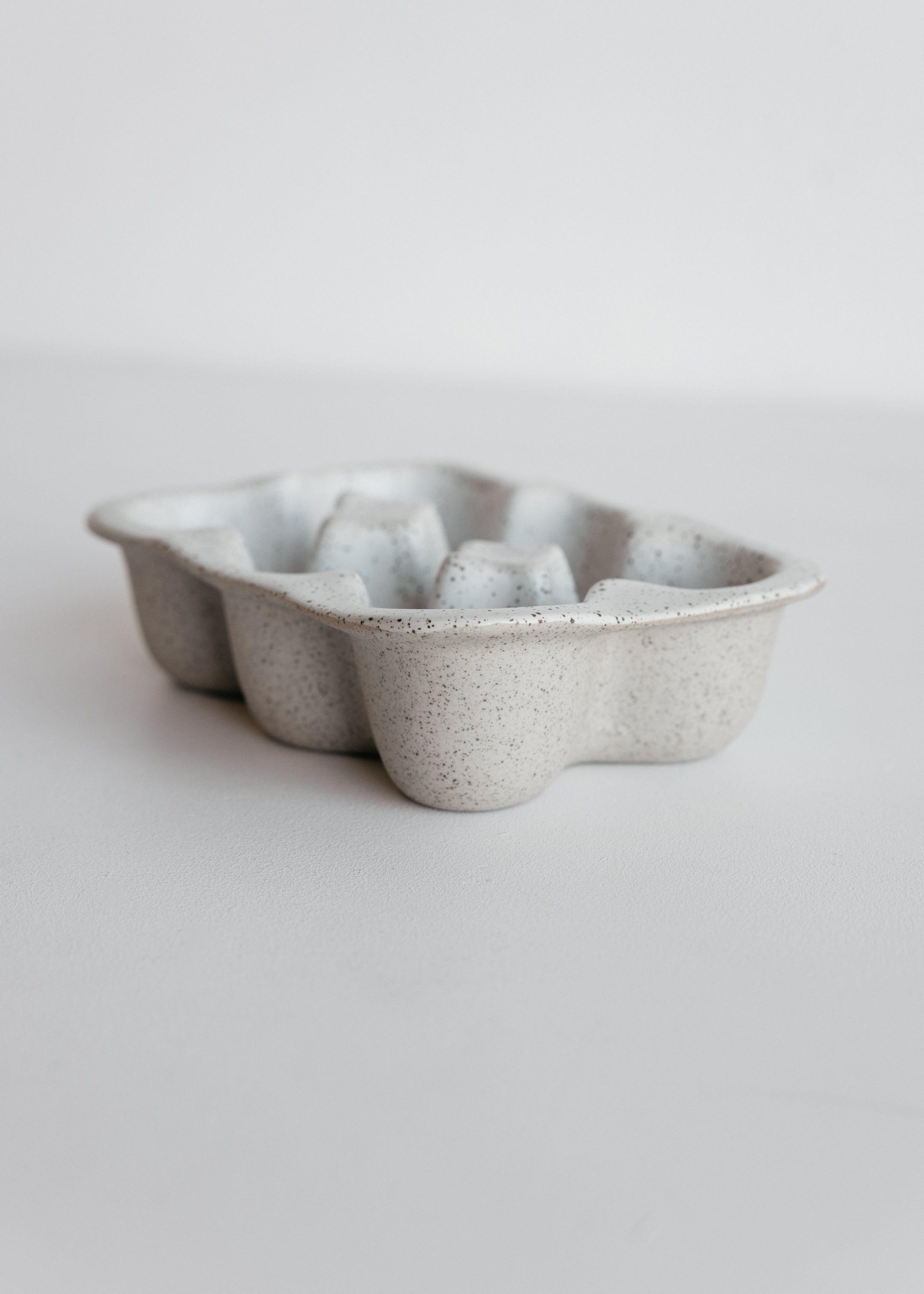 Garden To Table Egg Crate 6 Cup / White