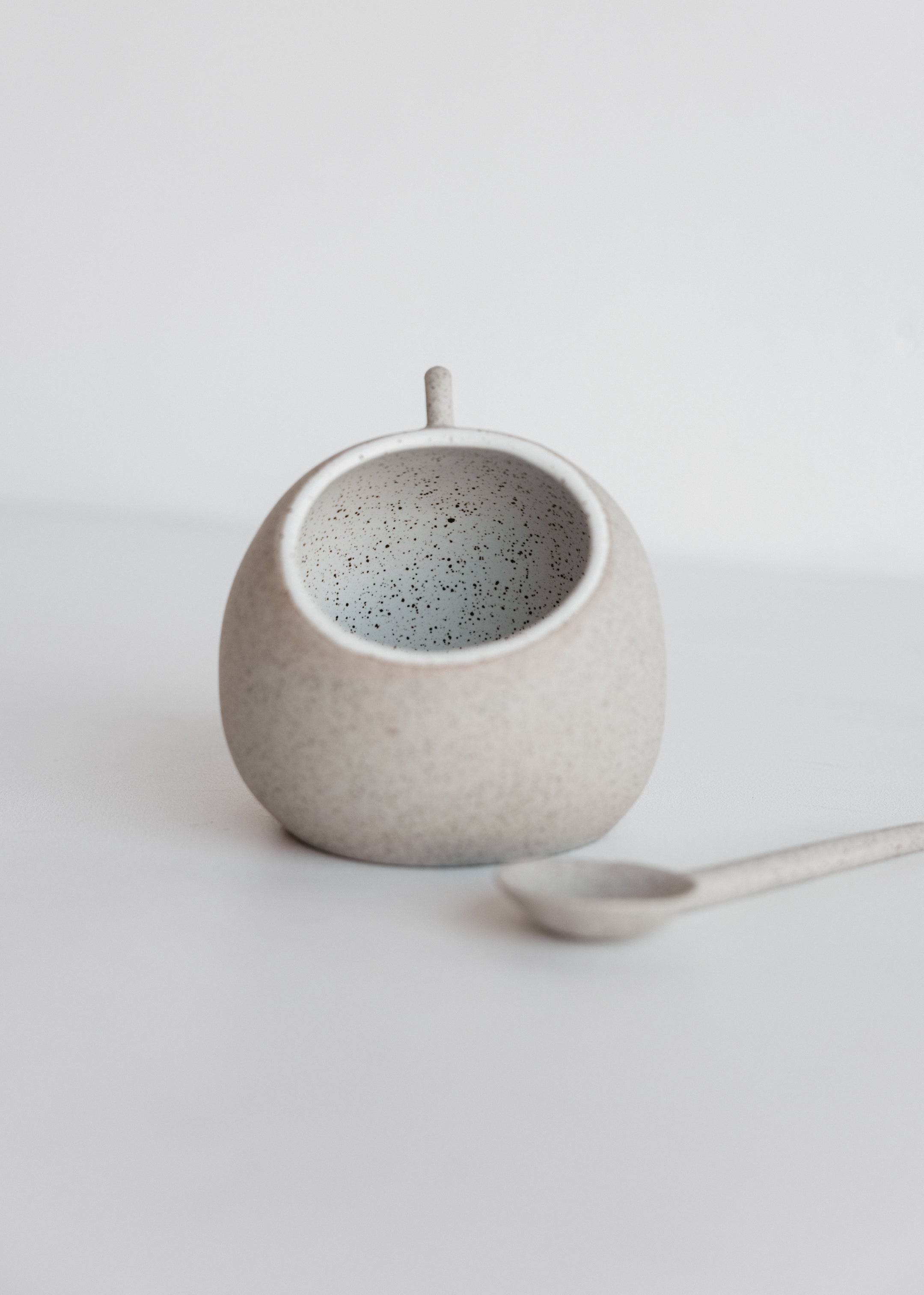Garden To Table Salt Pig W Spoon / White