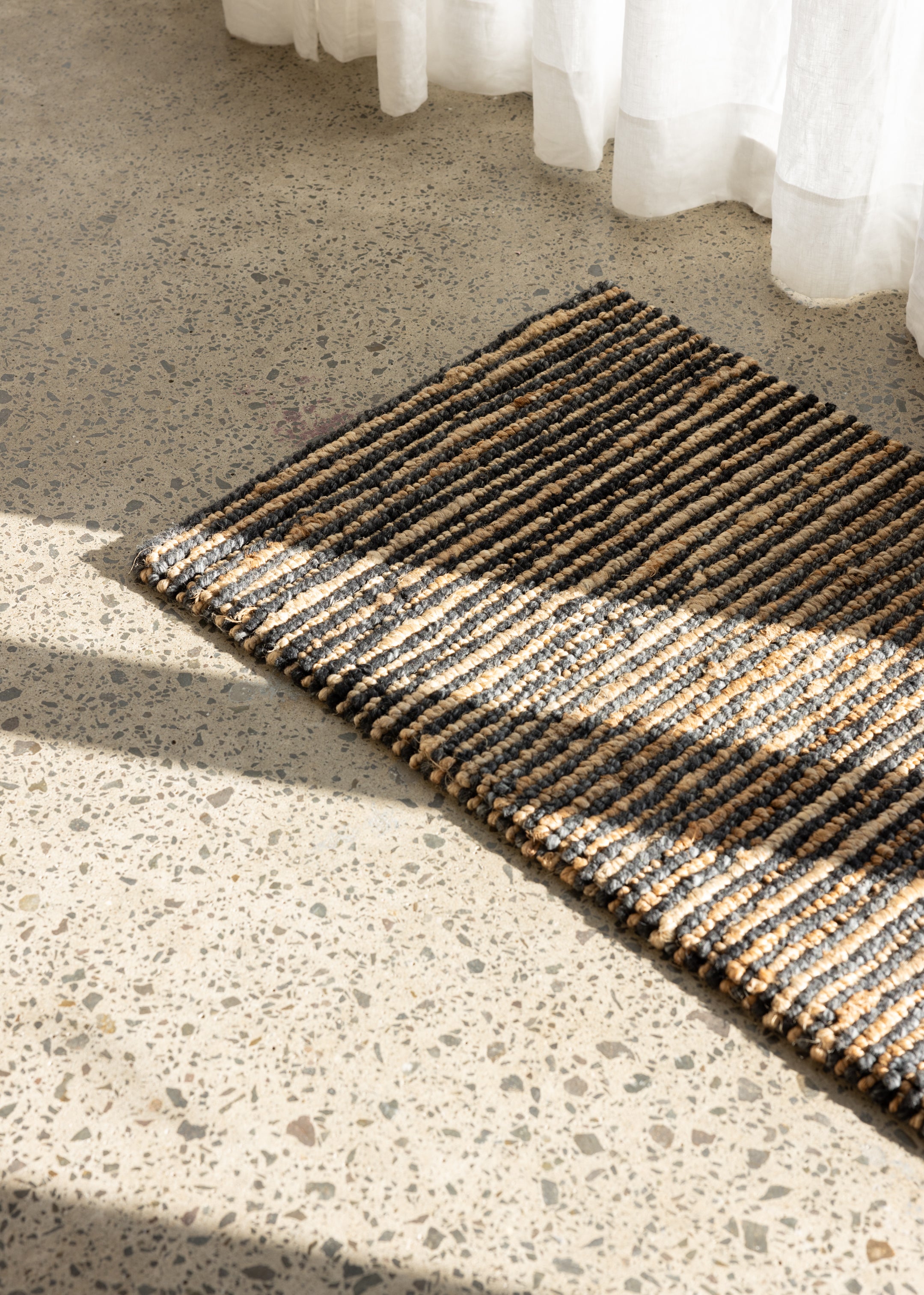 Lima Entrance Mat / Charcoal