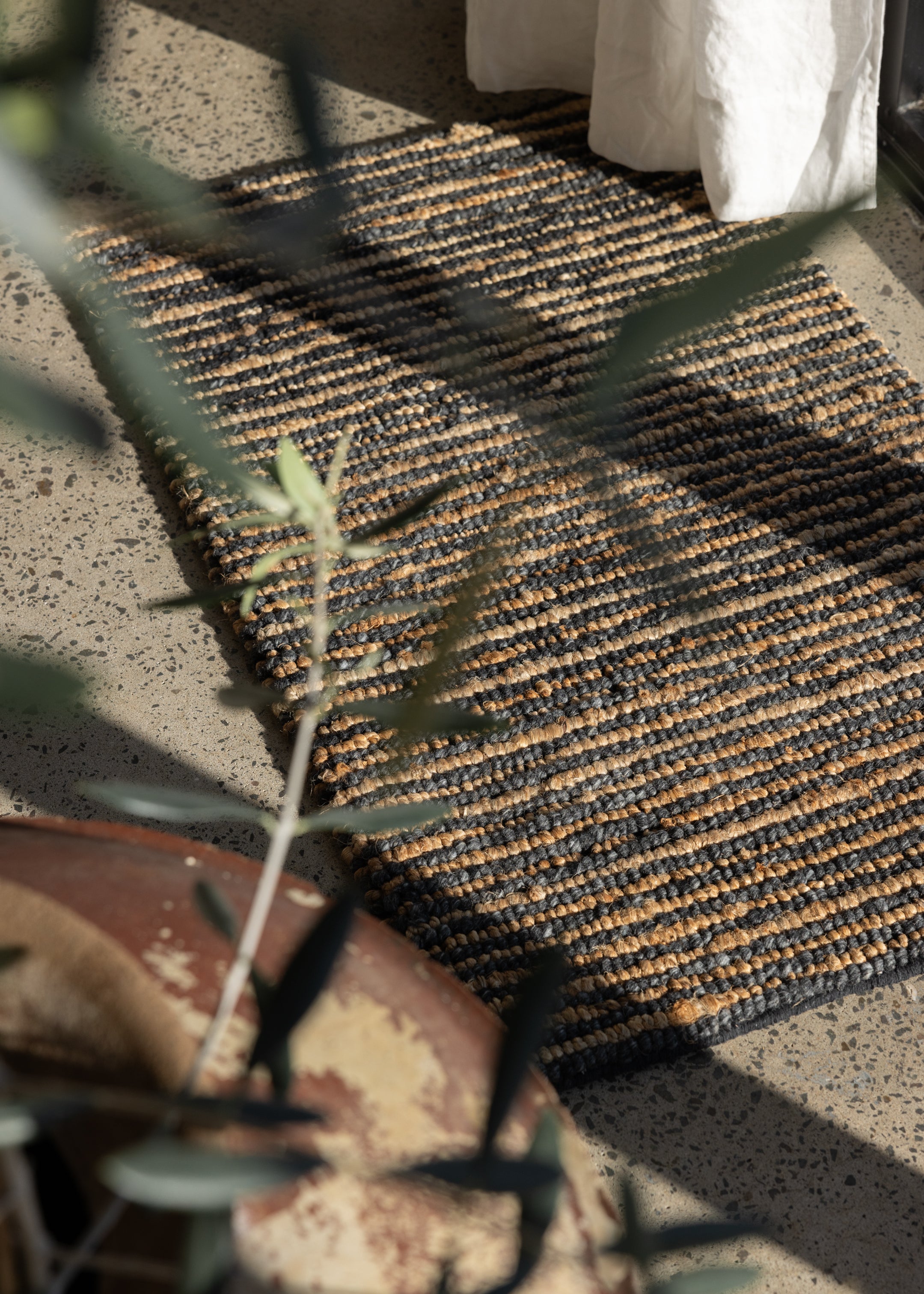 Lima Entrance Mat / Charcoal