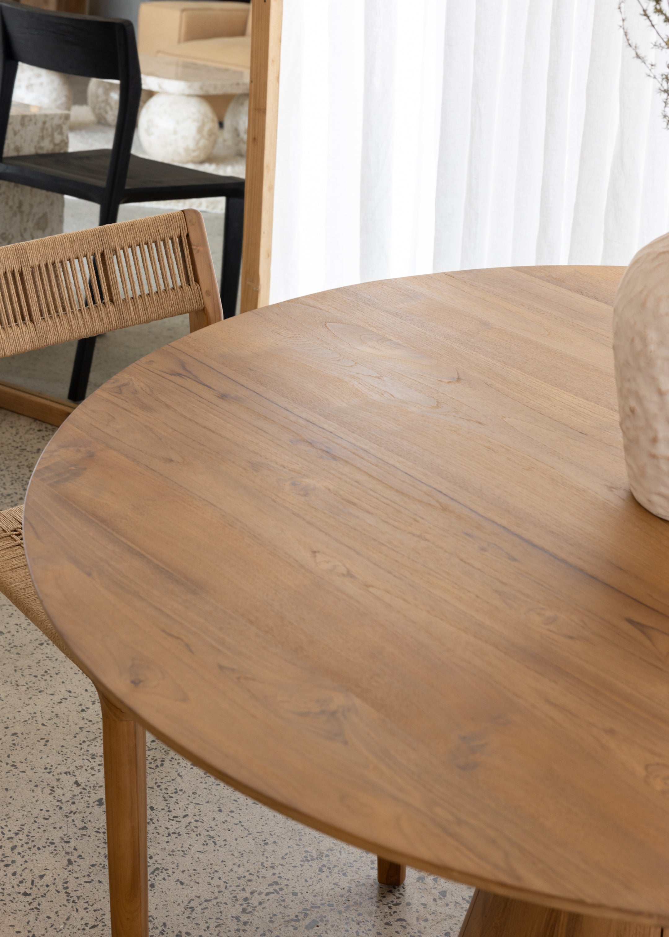 Tiram Dining Table / Natural