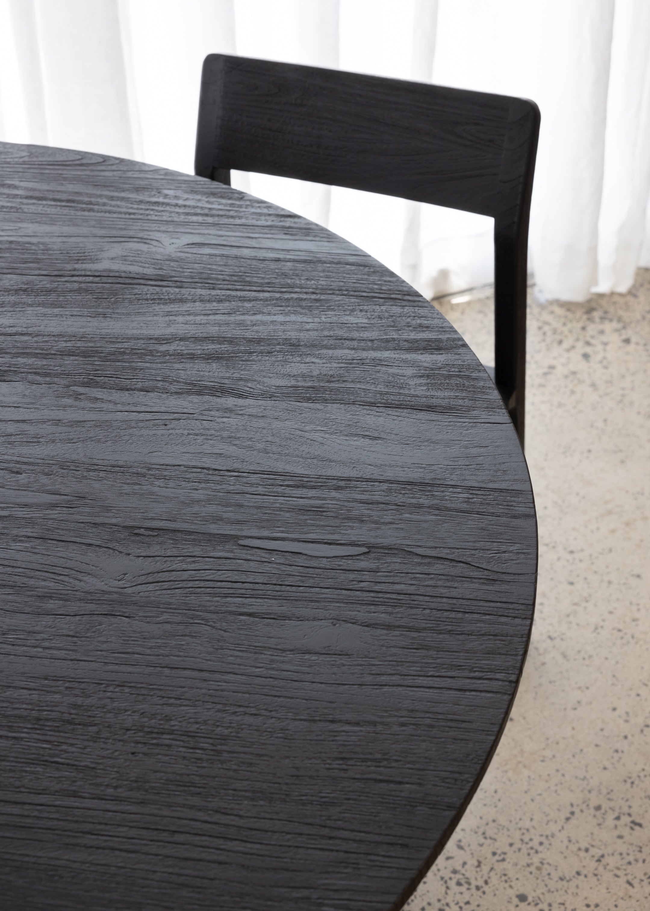 Tiram Dining Table / Black