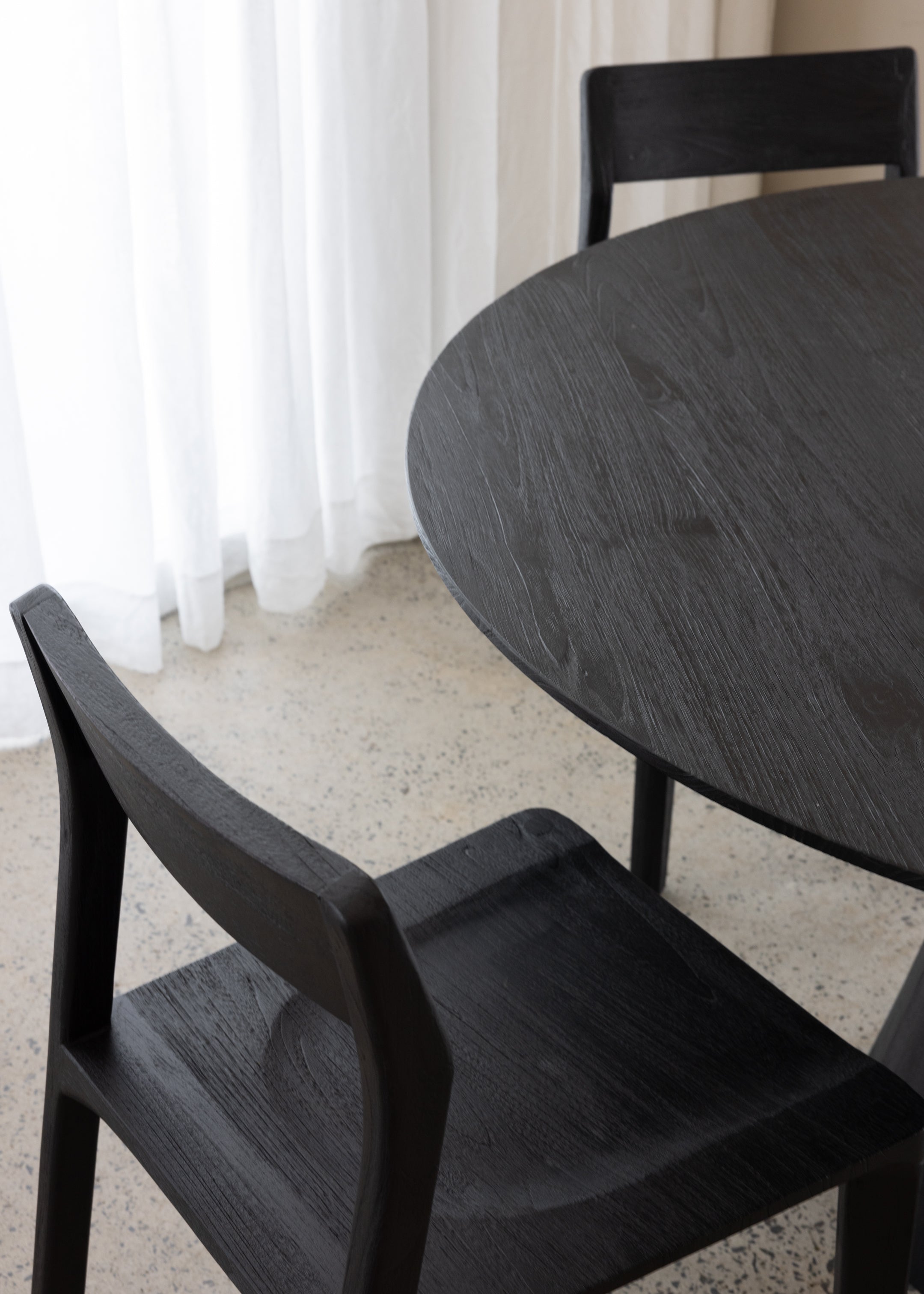 Tiram Dining Table / Black