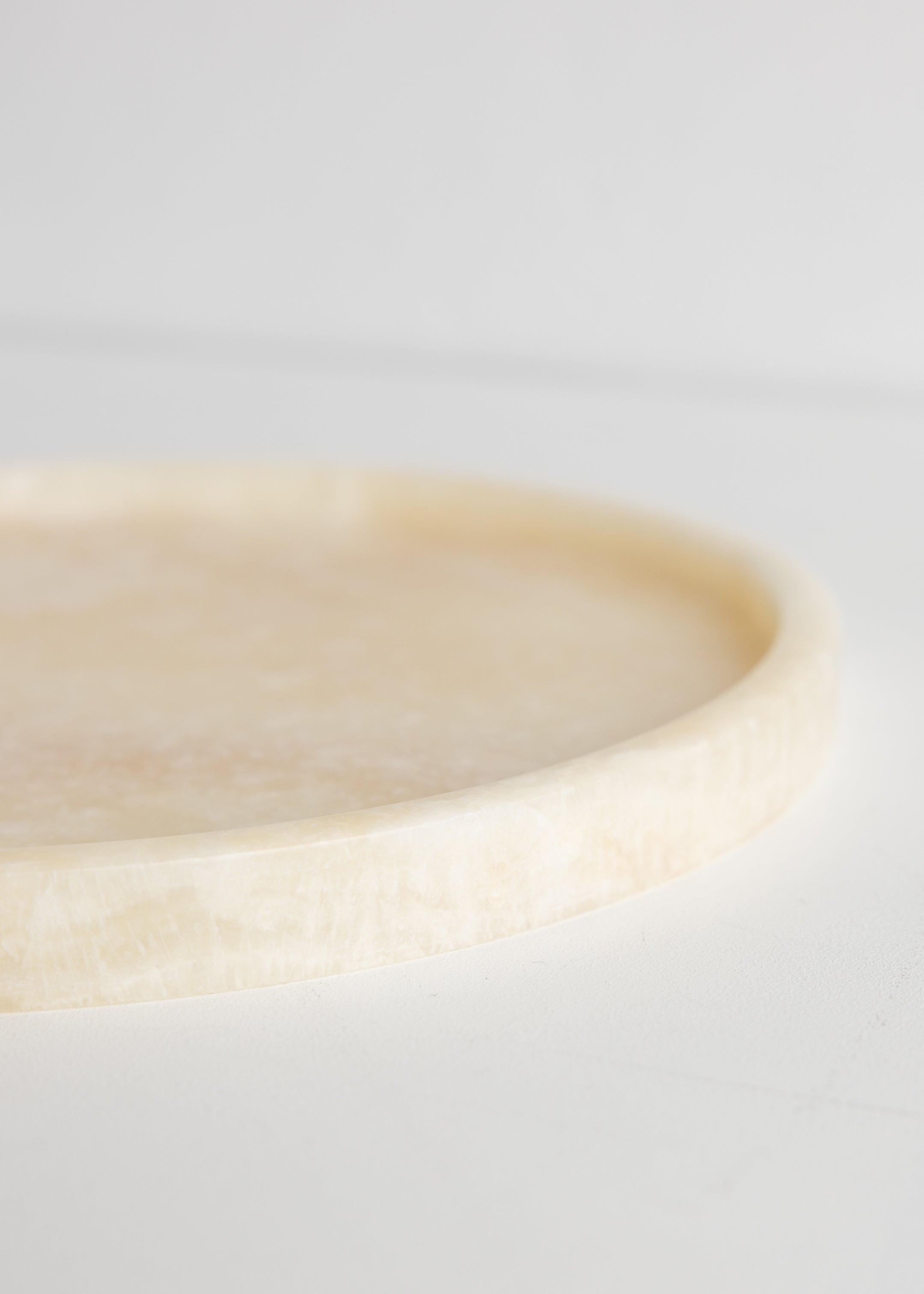 Onyx Round Tray/ Yellow