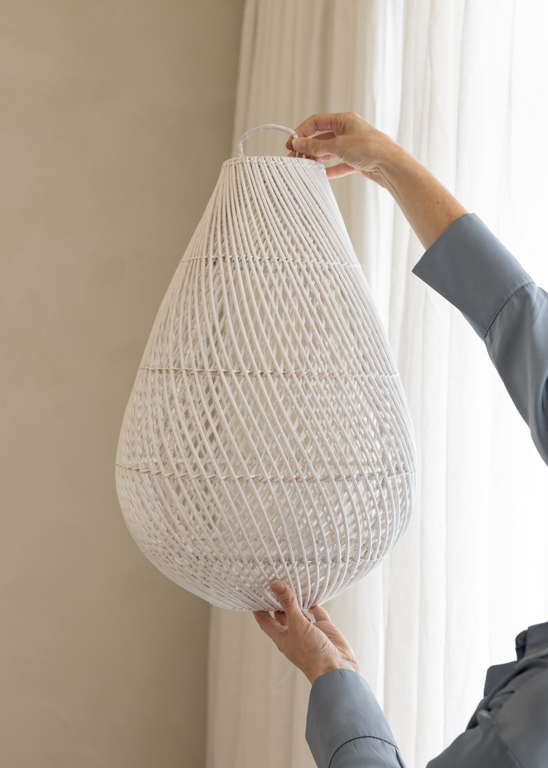 Evi Pendant / White