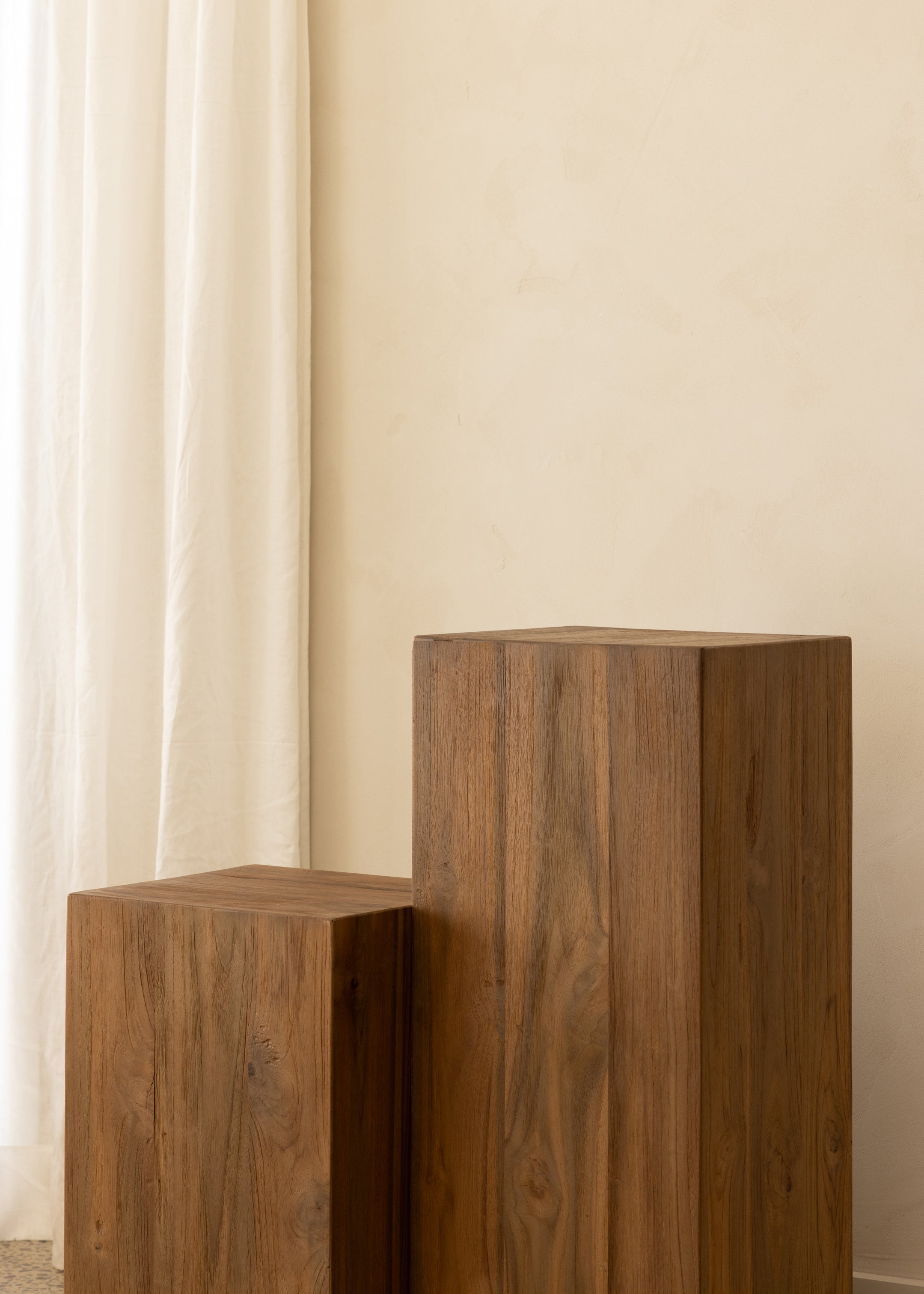 Sierra Plinth / Dark Teak