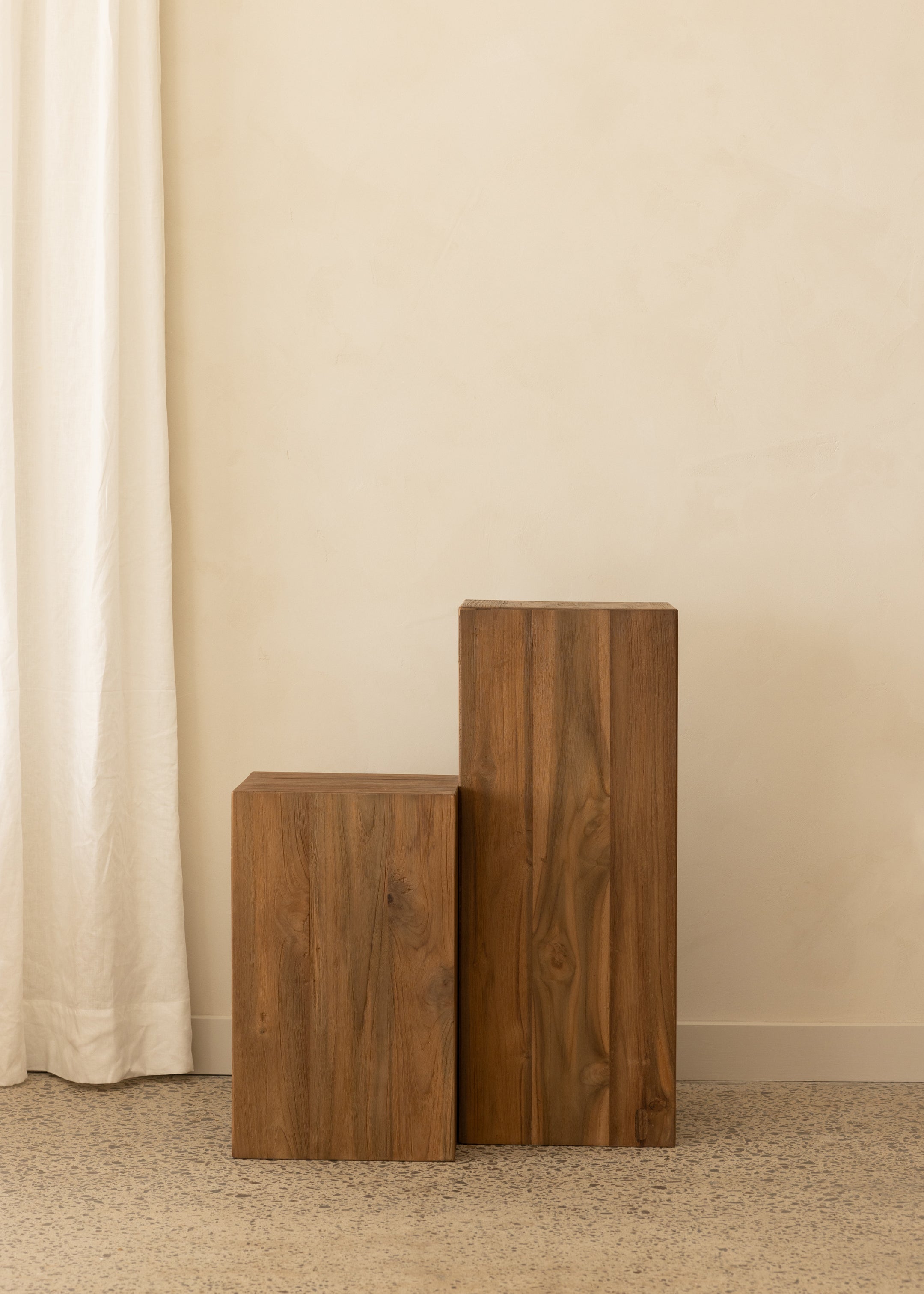 Sierra Plinth / Dark Teak