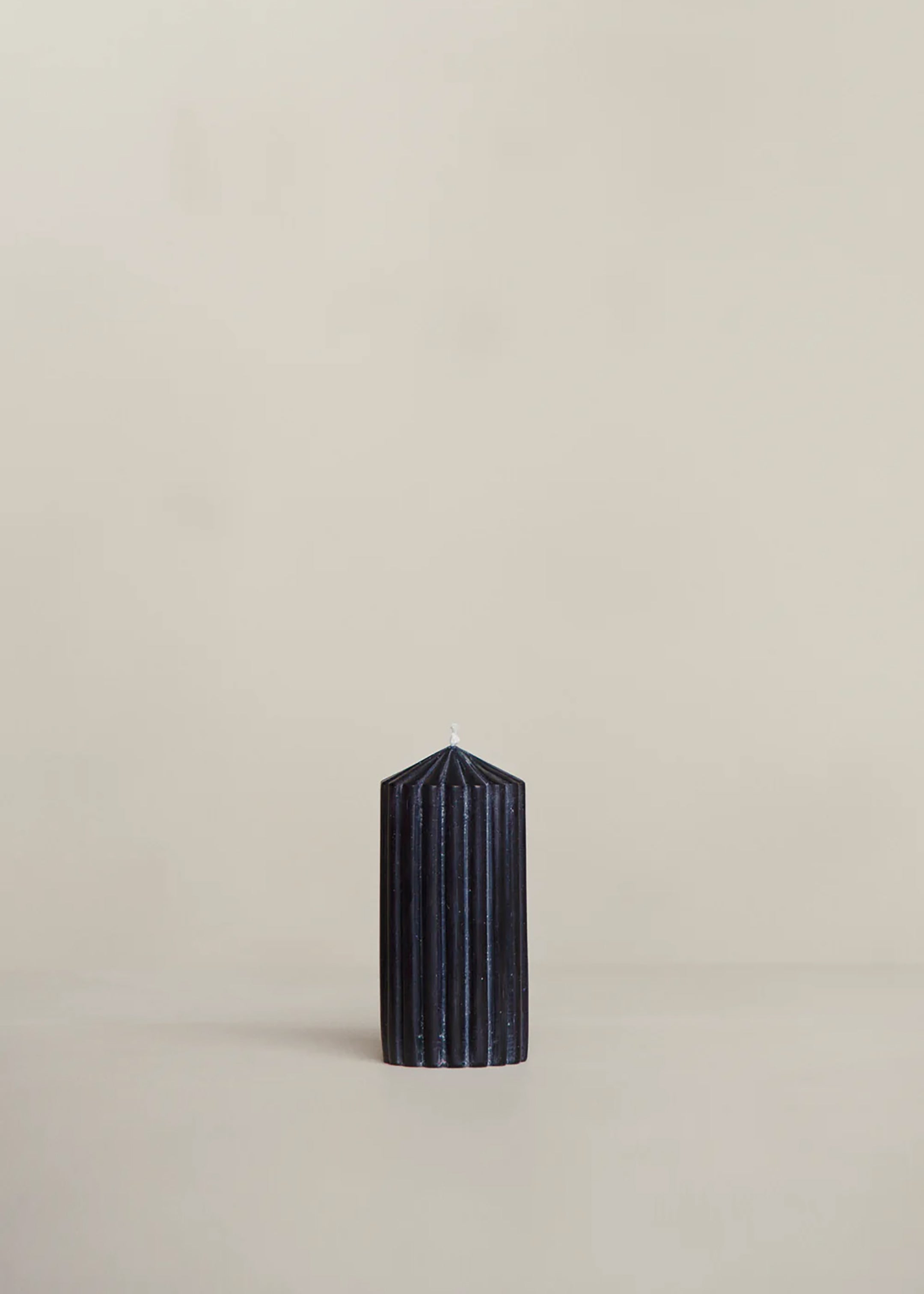 Cirque Pillar Candle / Black