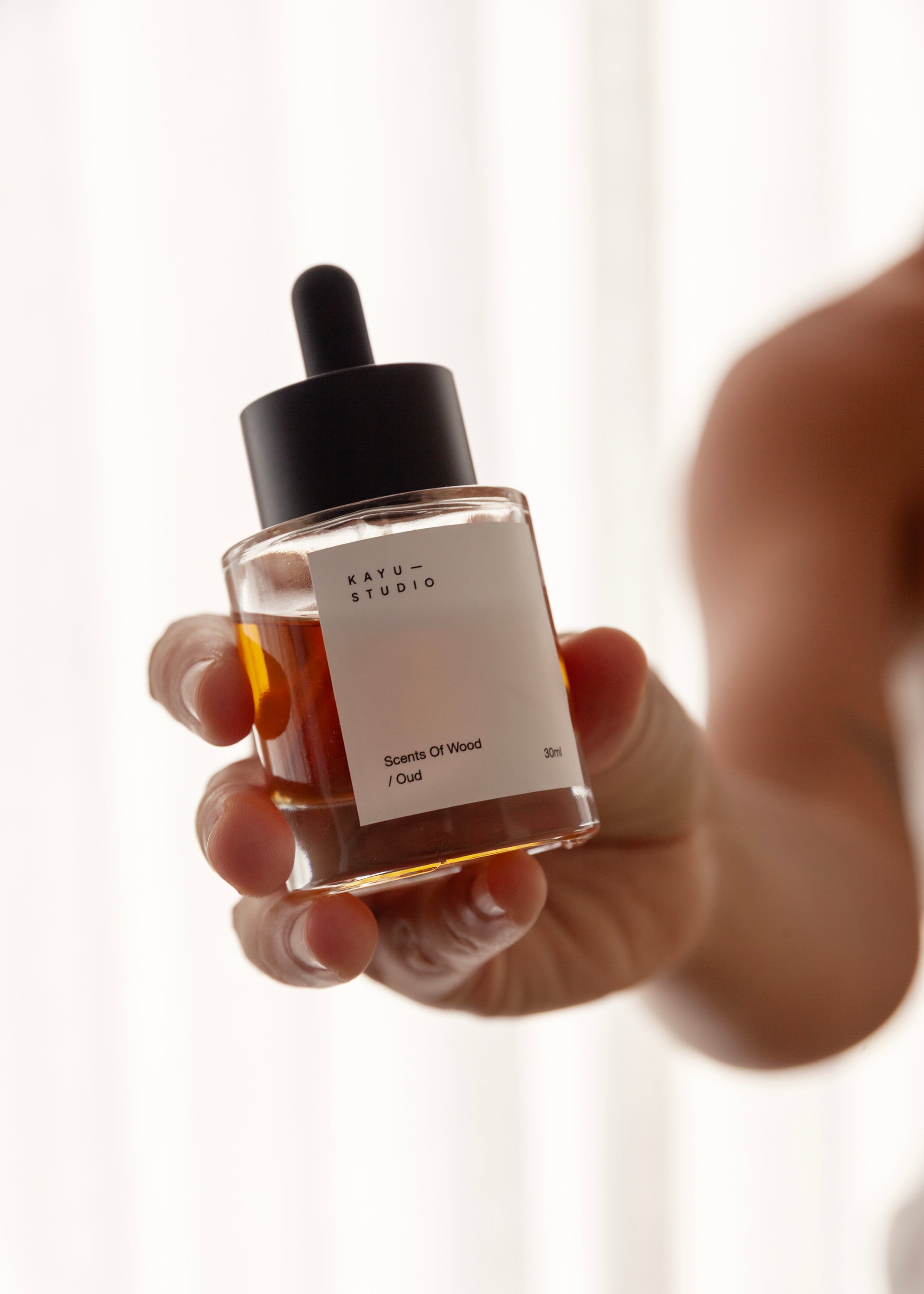 Kayu Signature Volcanic Rock Diffuser Oil / Oud