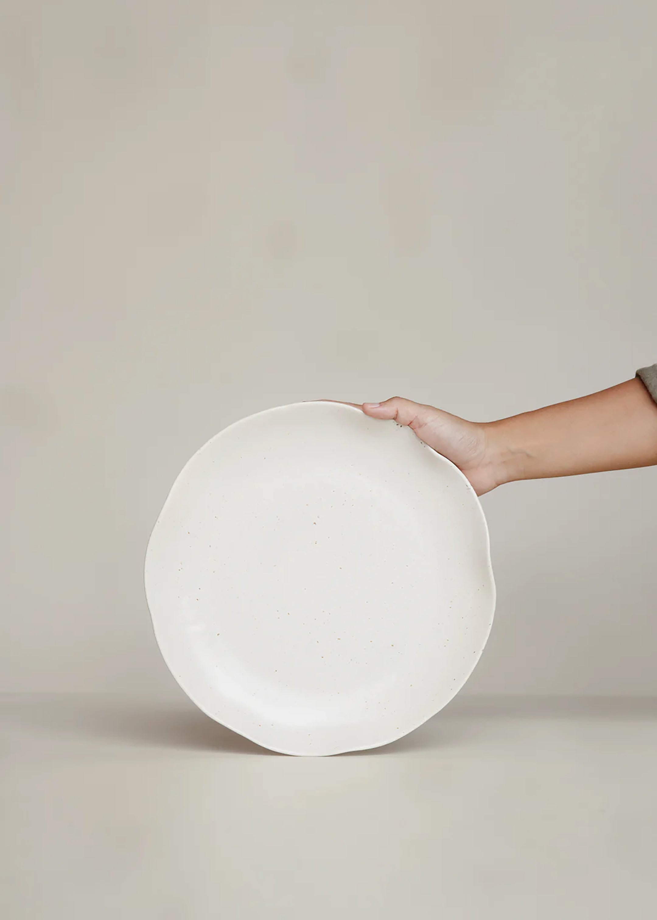 Biyung Plate 30cm / Speckled White