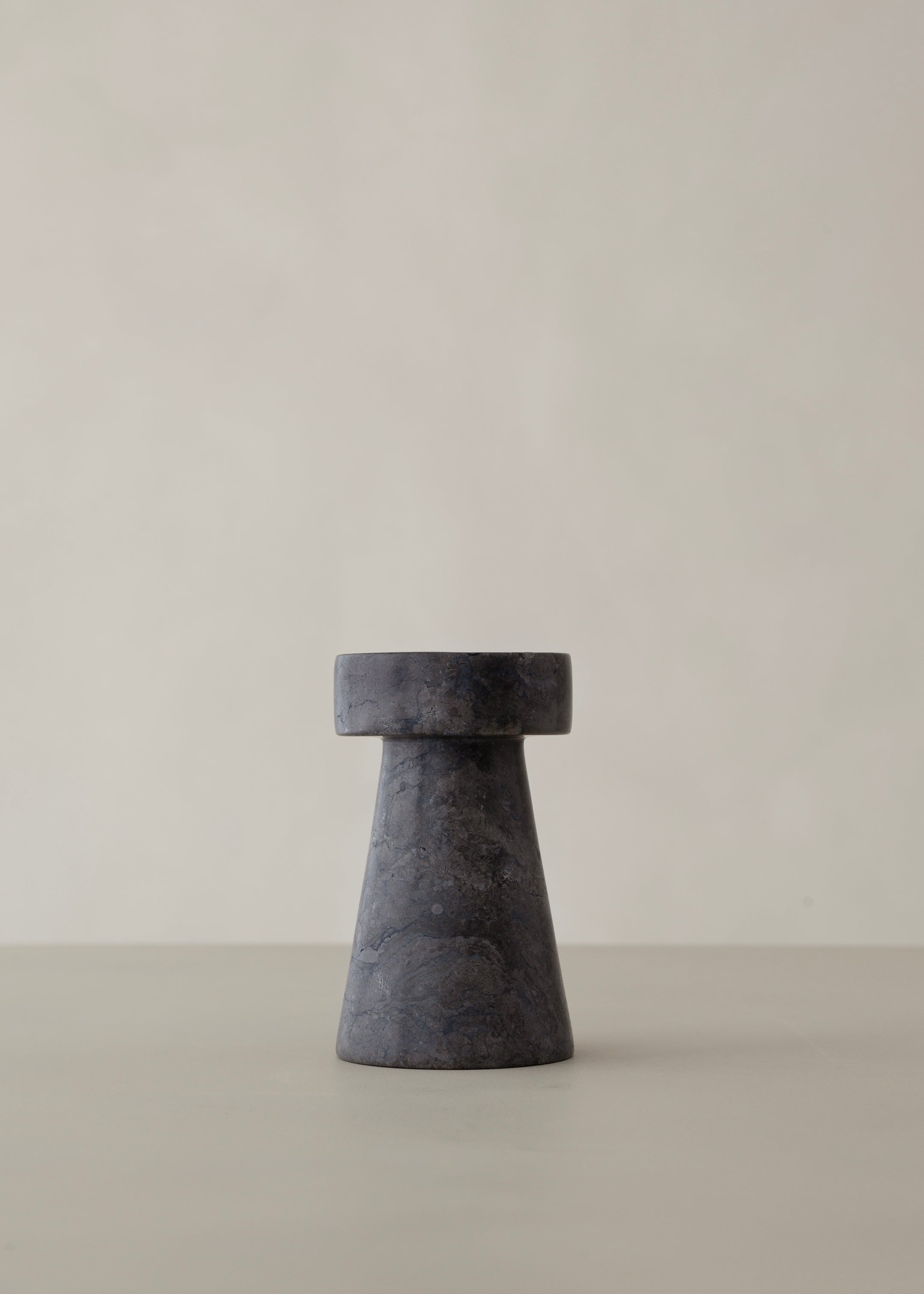 Kiku Marble Candle Holder / Black