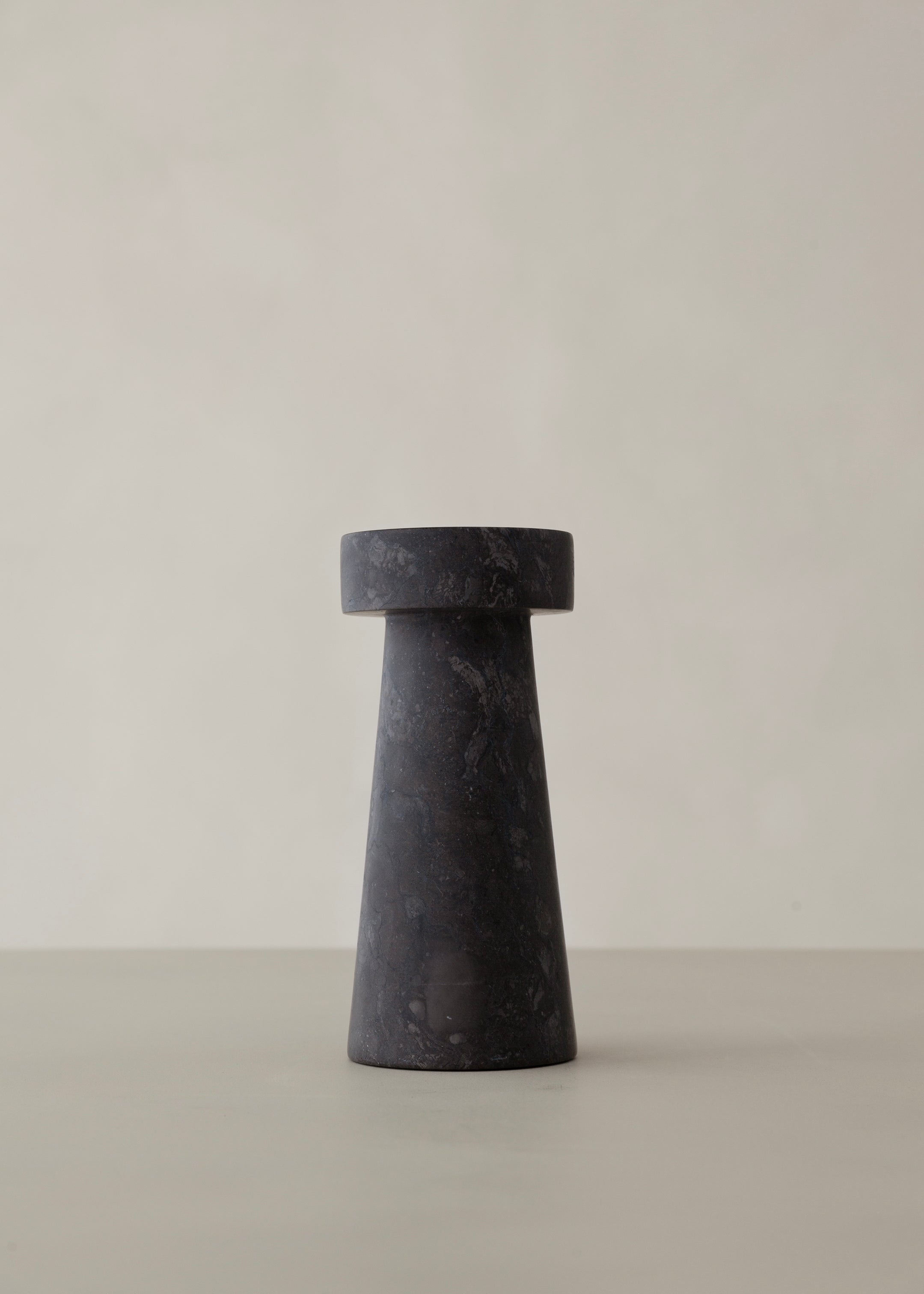 Kiku Marble Candle Holder / Black