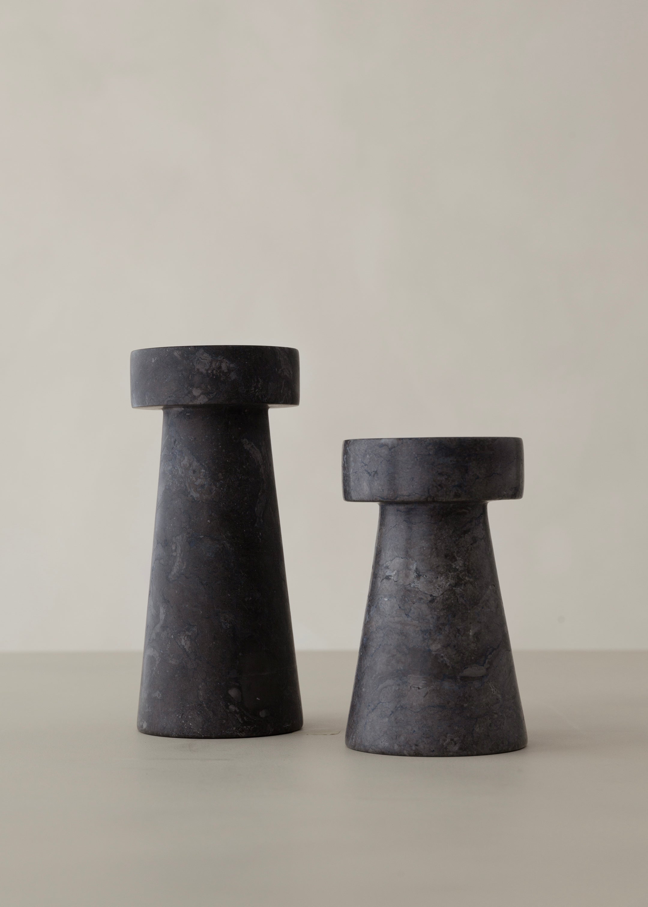 Kiku Marble Candle Holder / Black