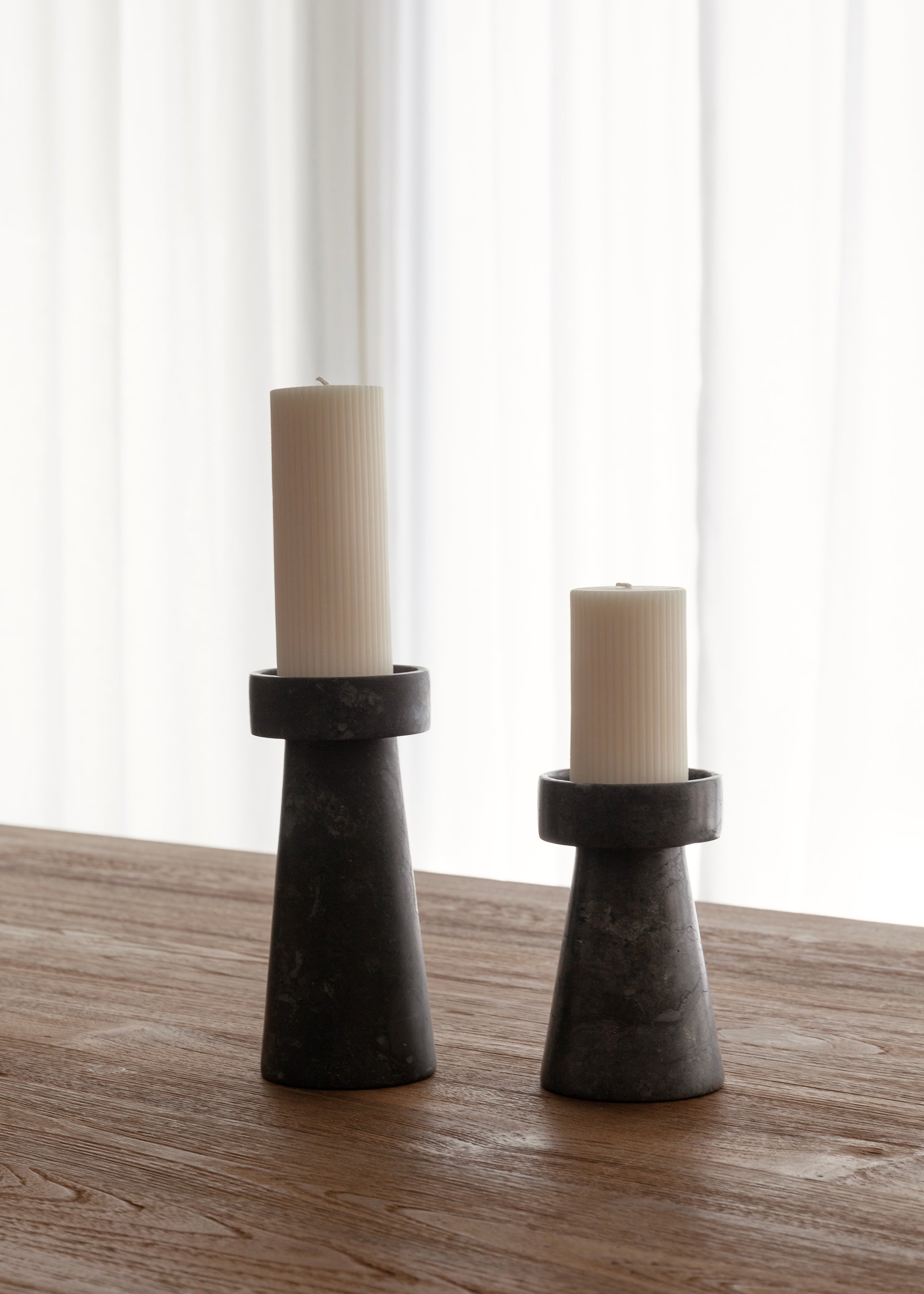 Kiku Marble Candle Holder / Black