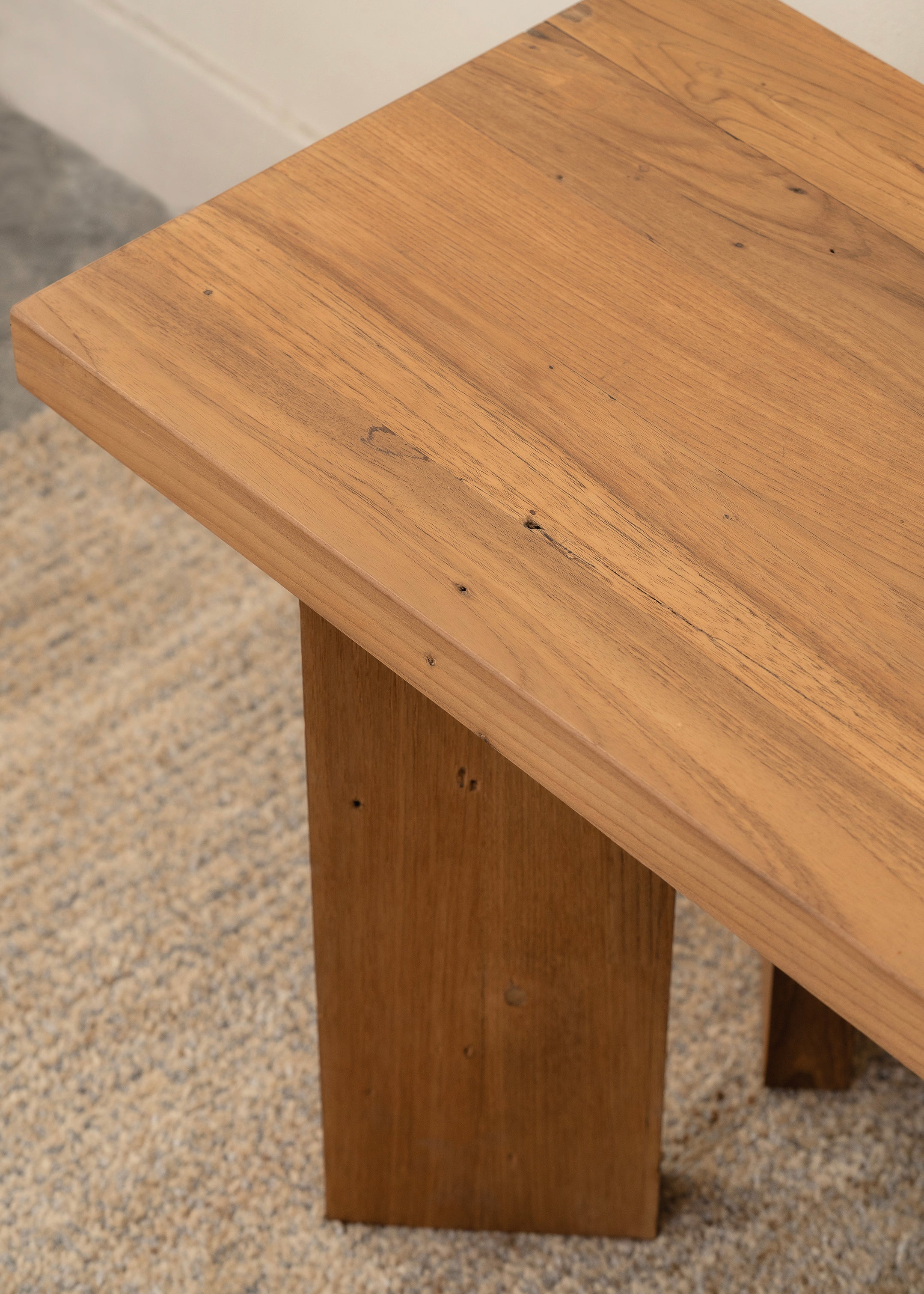 Neha Bench Seat