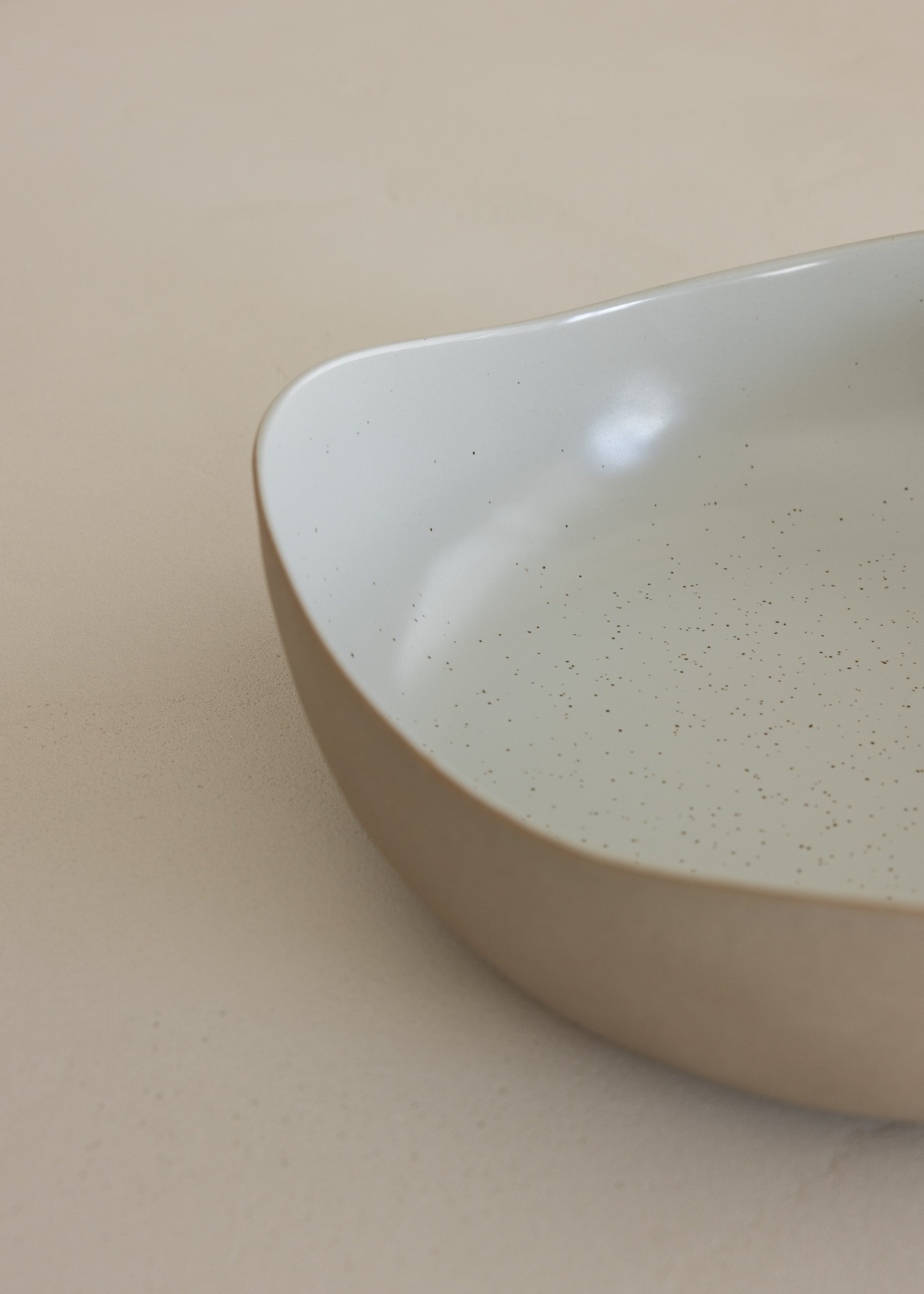 Table Of Plenty Serving Bowl 30.5cm / White & Clay