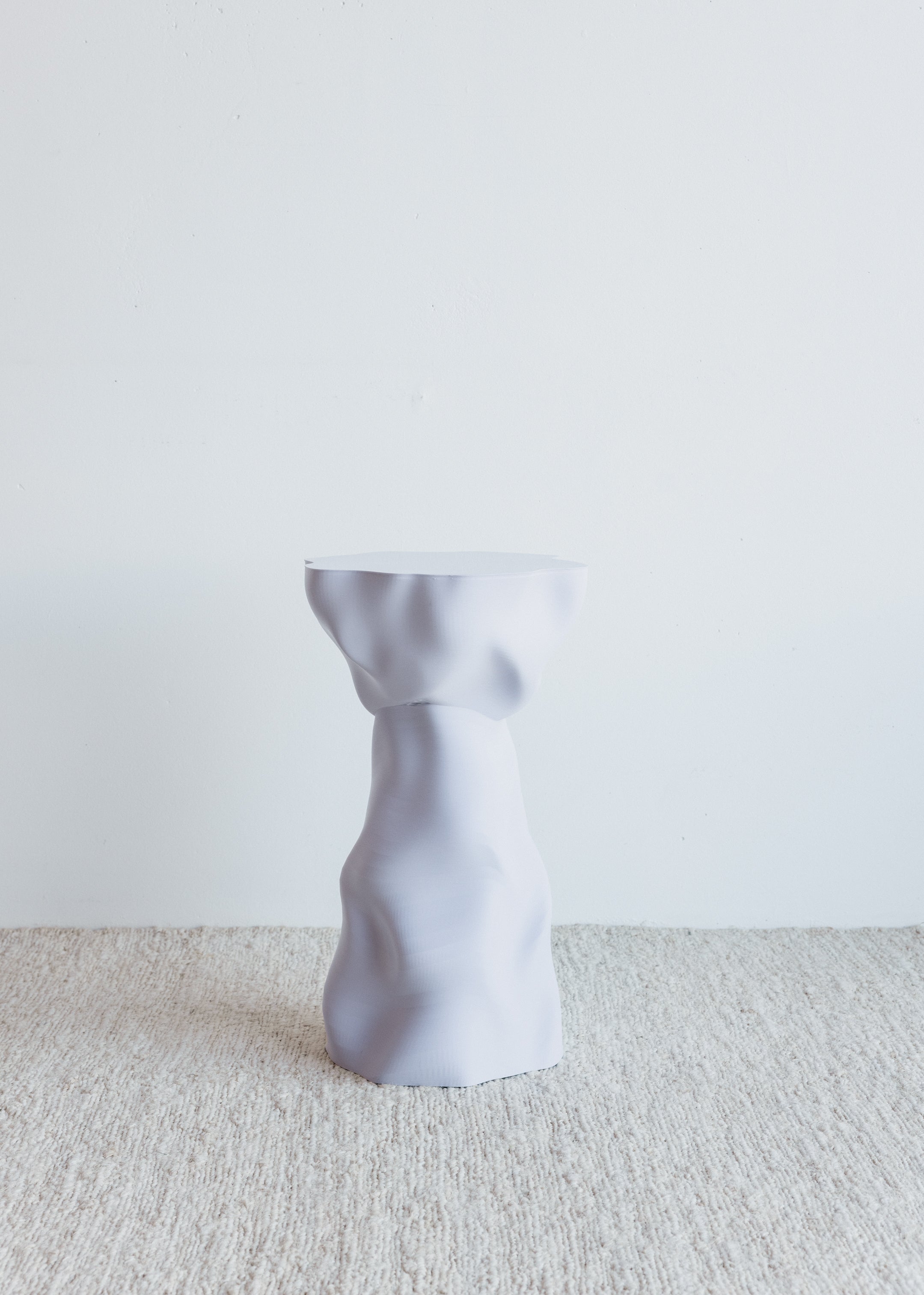 Noise Side Table / Lilac Matte