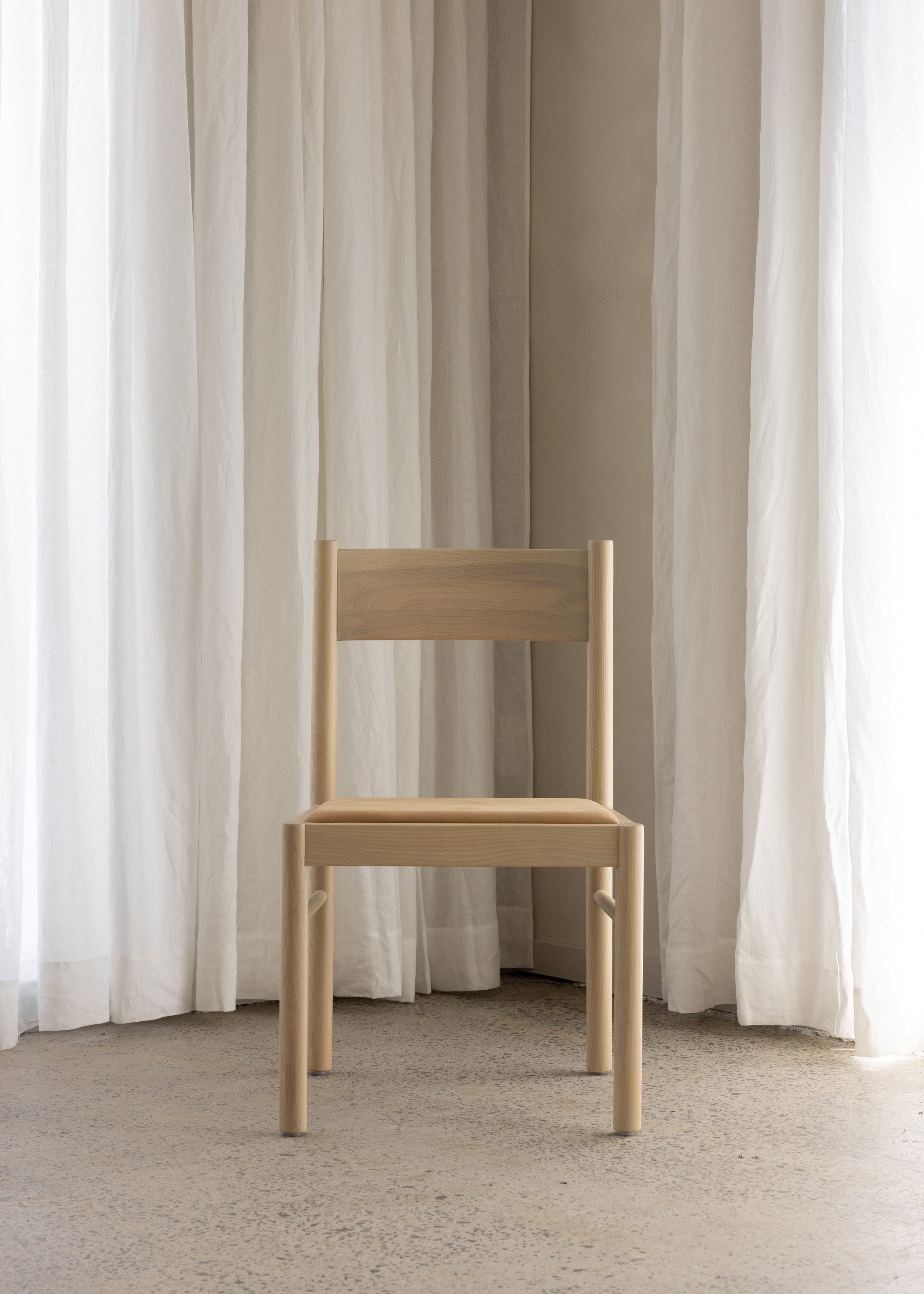 Misses Dining Chair / Leather / Latte